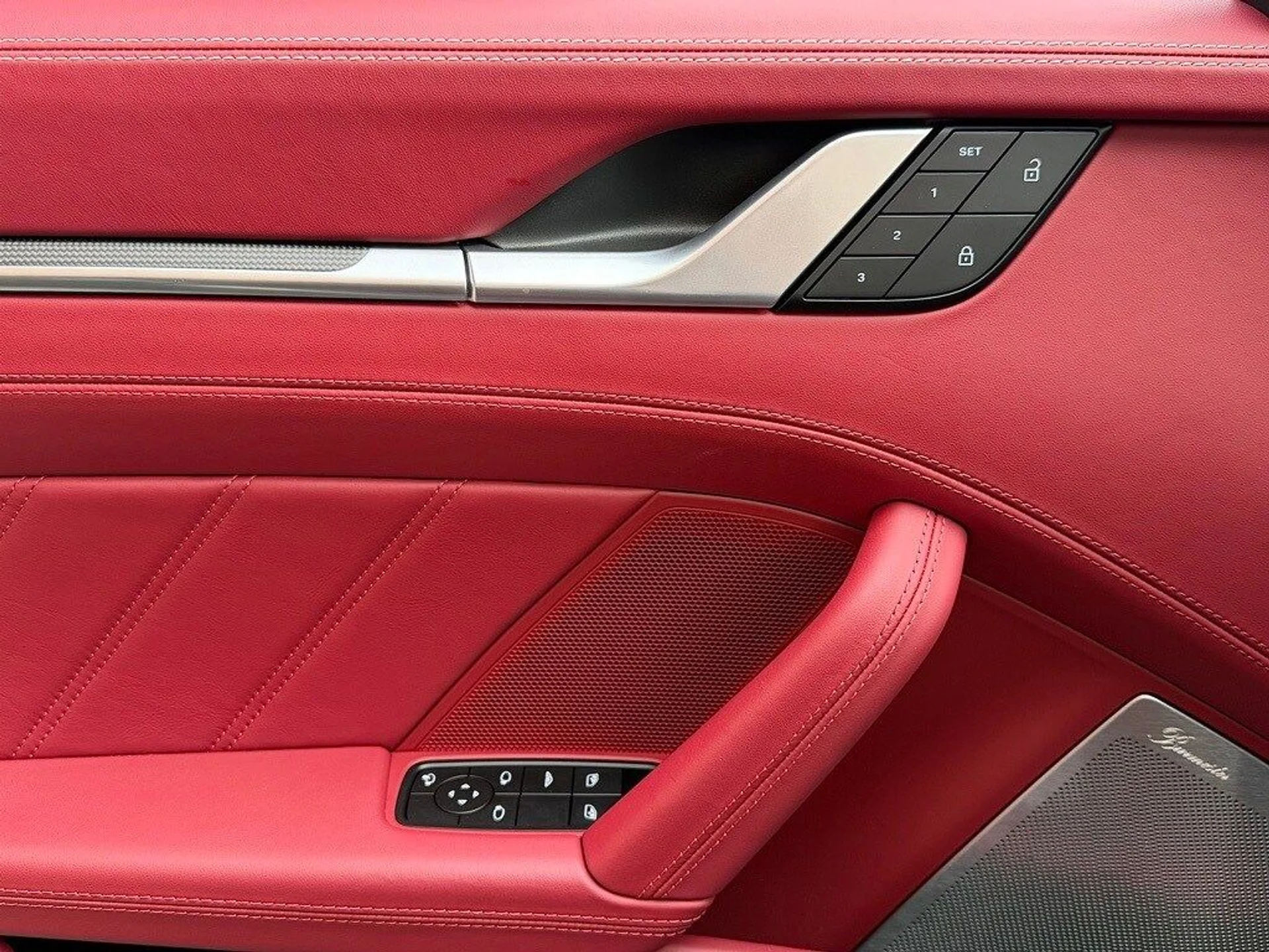 mph015_2562128968_0a0e46f18ac1fe8ee161e894c372c4c6x_4203fbd1a1