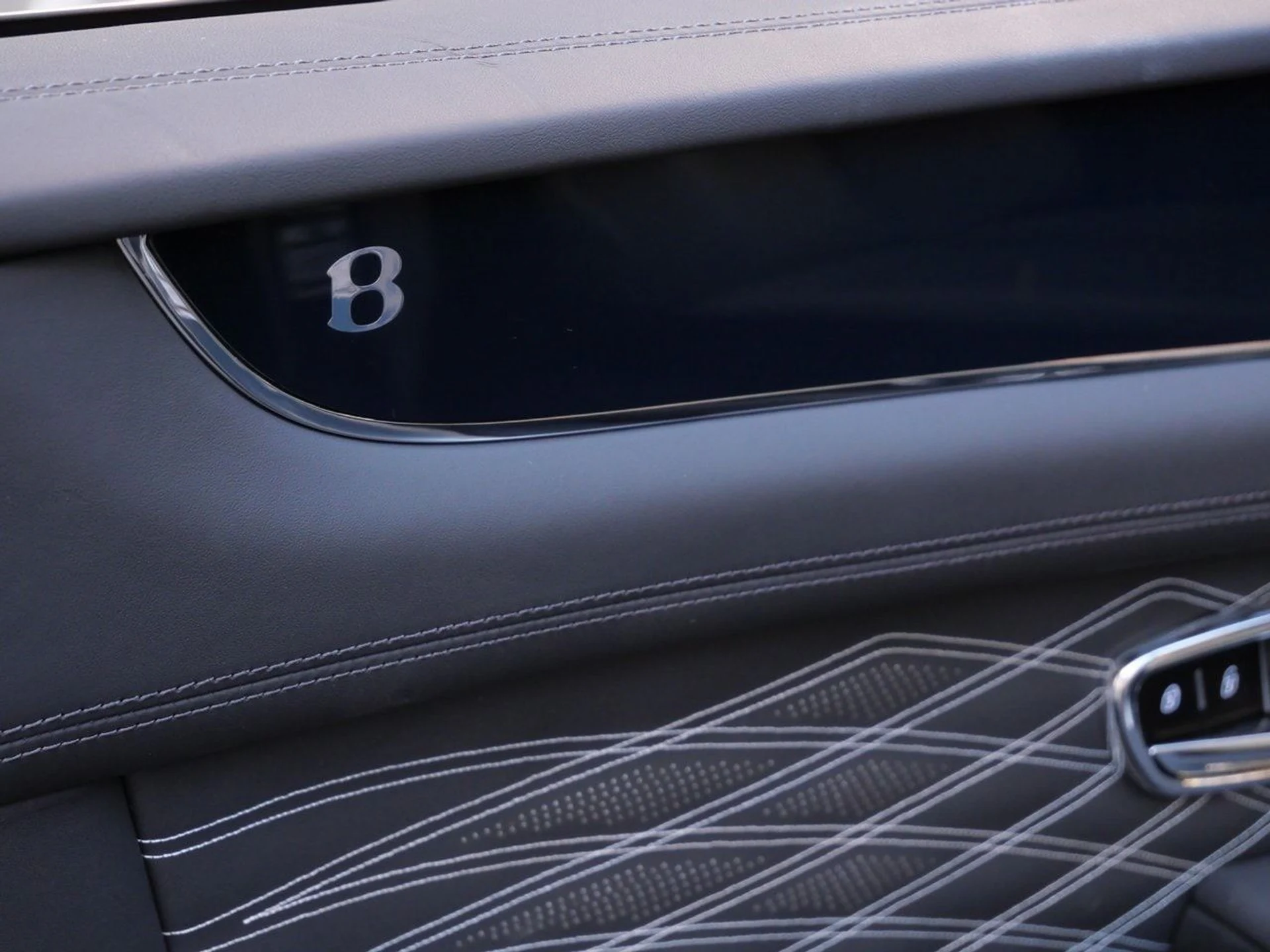 mph015_2564584674_f40cb2958d2d473e9428b9b34a25b967x_786ba63c6f