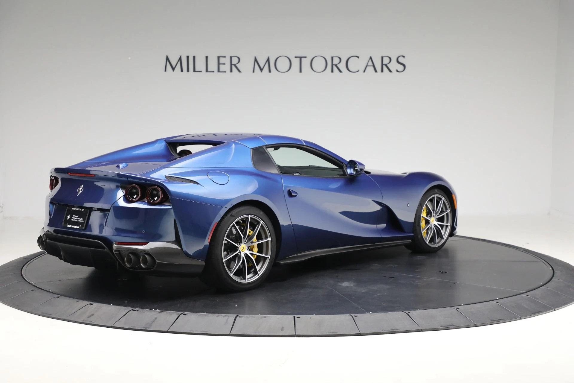 mph015_2565747594_Used_2021_Ferrari_812_GTS_e1ea440df3