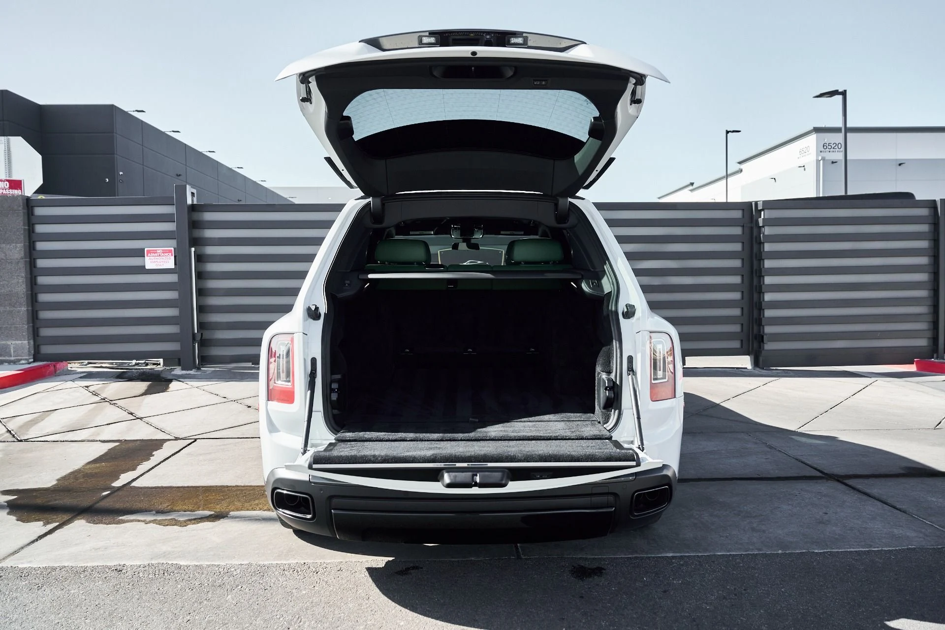 mph015_2570454177_Used_2023_Rolls_Royce_Cullinan_Black_Badge_1769736407_1eac397a3b