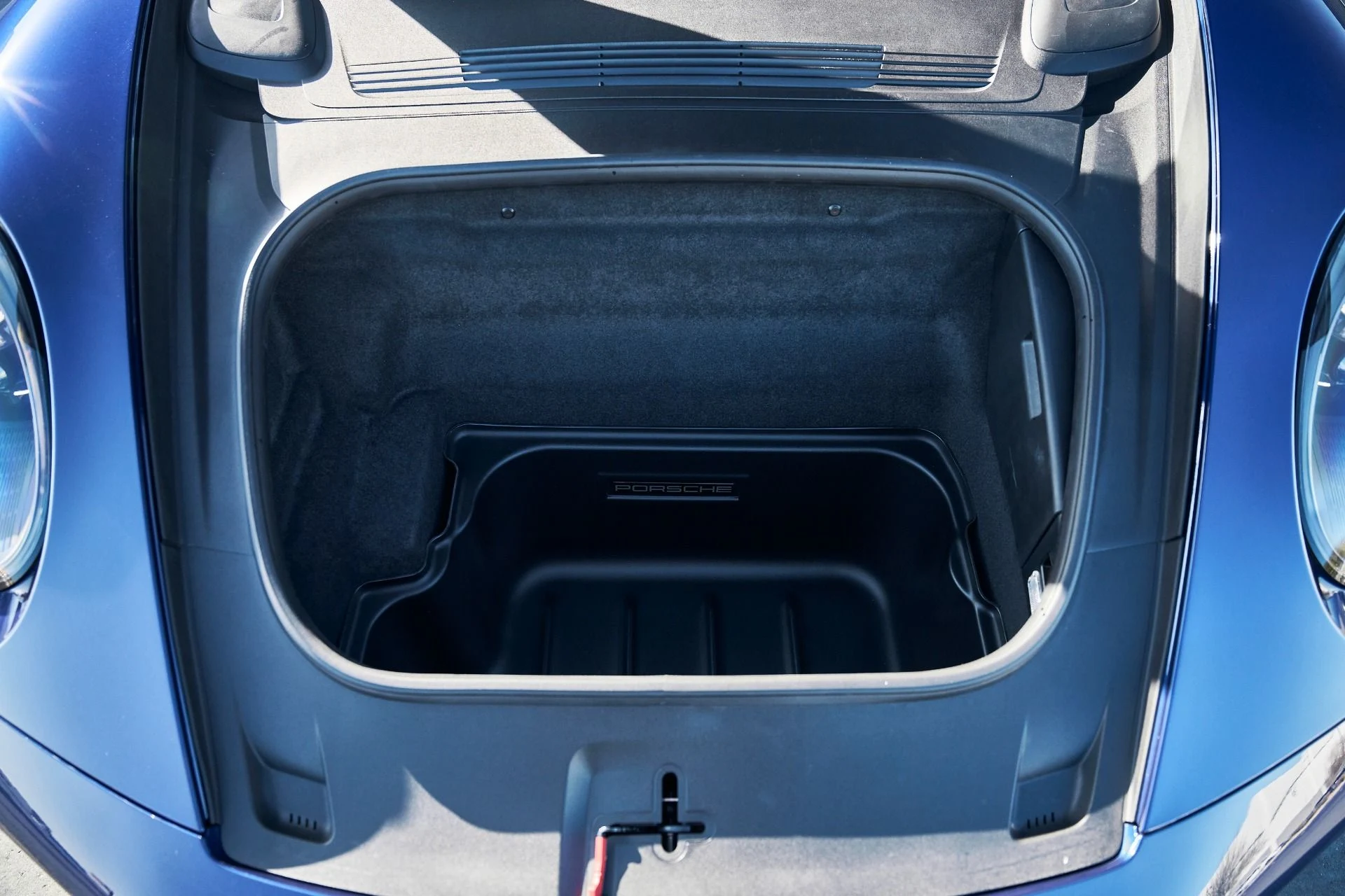 mph015_2577086325_Used_2024_Porsche_911_Turbo_1770087174_566b7ca527