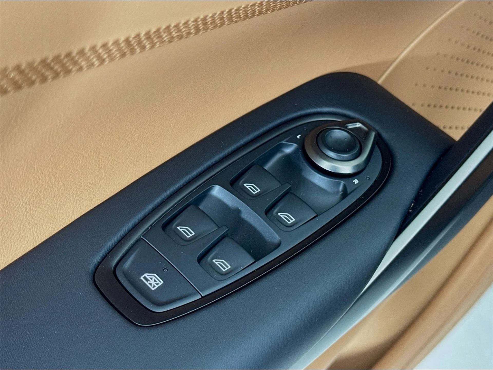 mph015_2579424962_fdf0bc5d2533672e1578e58cb7e68d78x_0477f289ab