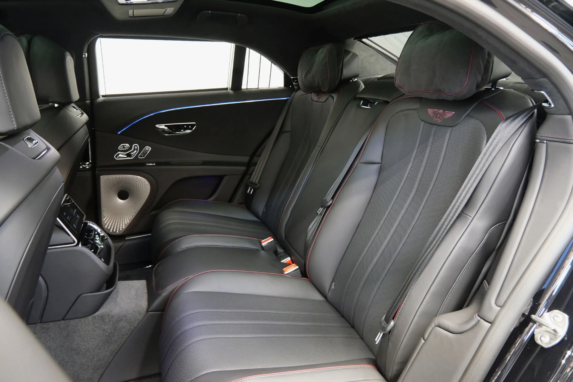 mph015_2581839035_Used_2023_Bentley_Flying_Spur_Hybrid_Touring_Specification_Contrast_Stitching_Piping_Bang_and_Olufsen_1769812693_a43de83b34