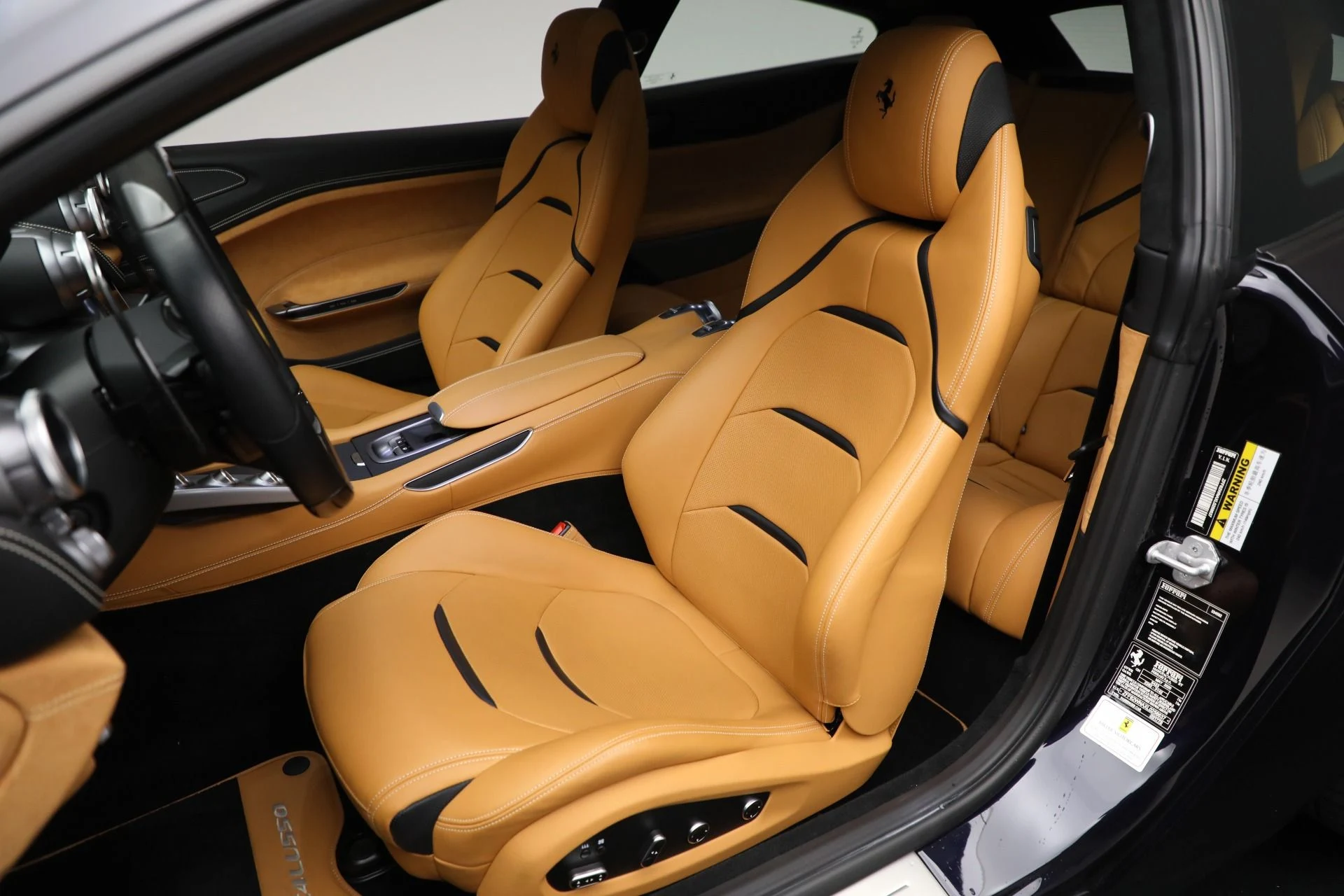 mph015_2582346496_Used_2020_Ferrari_GTC_4_Lusso_1764032069_18741082bb