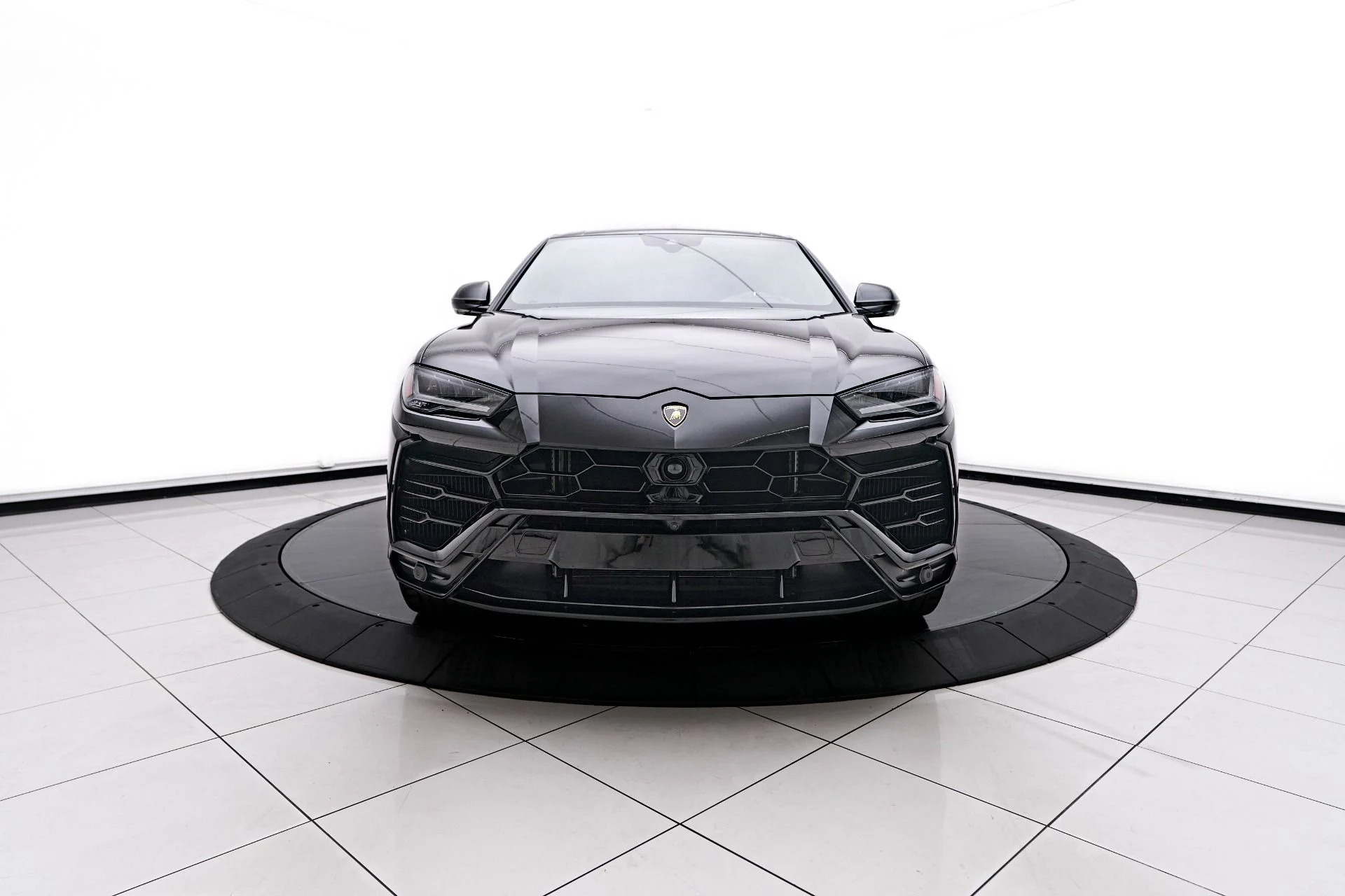 mph015_2589880923_Used_2022_Lamborghini_Urus_1753311555_a0d4900379
