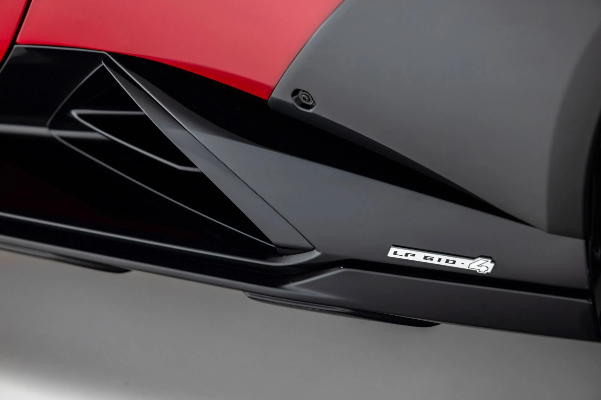 mph015_2601756110_Used_2024_Lamborghini_Huracan_Sterrato_1765391926_009e505277