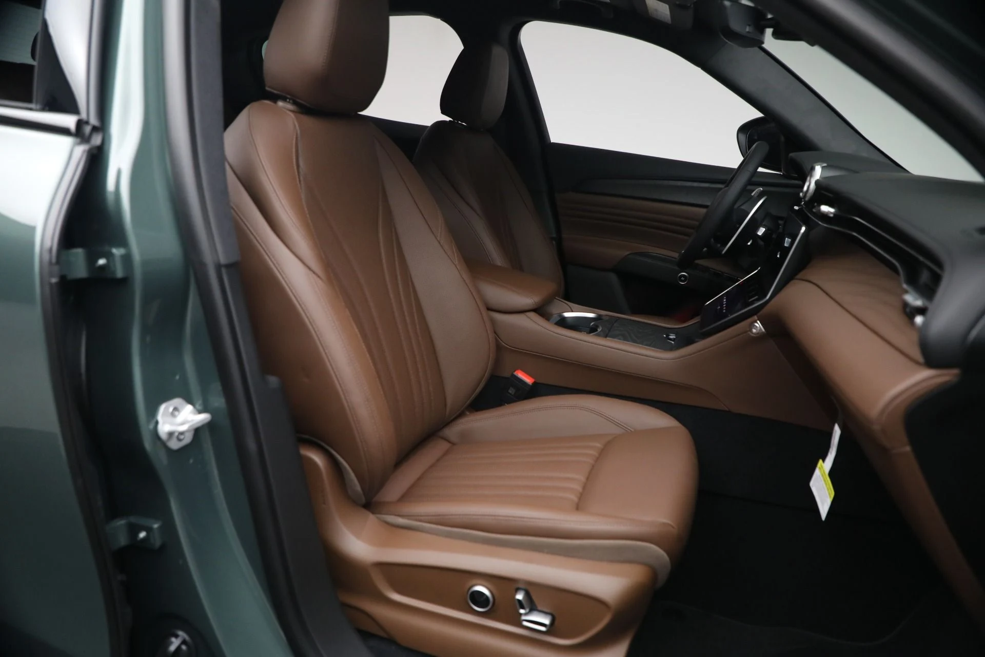 mph015_2606113888_New_2026_Maserati_Grecale_Modena_V6_1777492729_cf626adab9