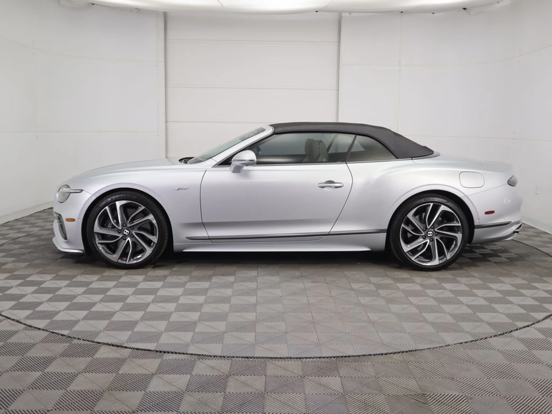 mph015_2606333491_used_2025_bentley_continental_gtspeedconvertible_8119_22974147_16_1024_7ac4bfa6b2