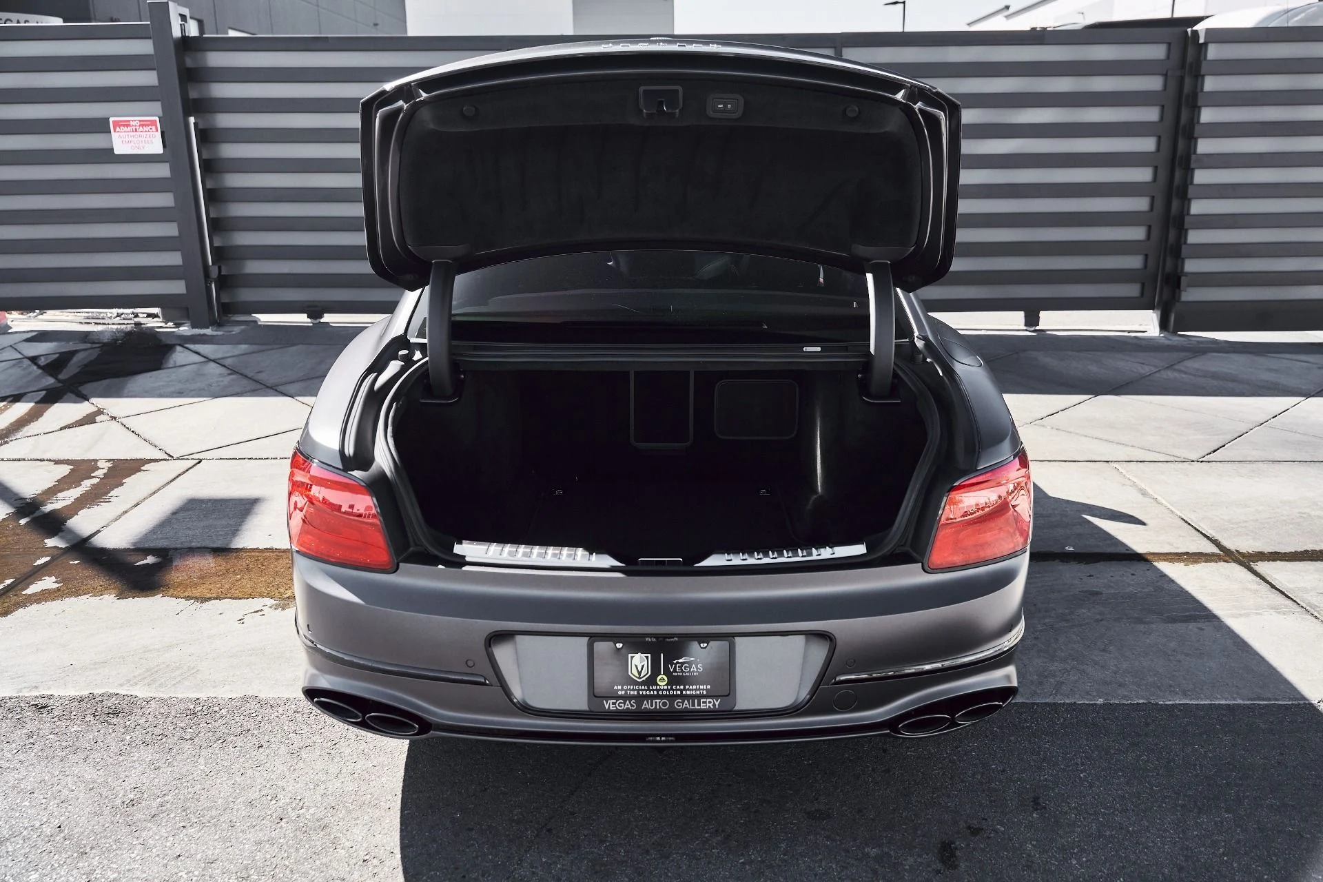 mph015_2608840368_Used_2023_Bentley_Flying_Spur_V8_1773280630_983cba8e6c