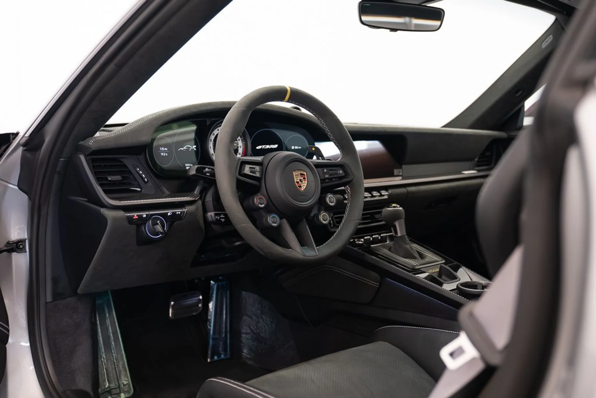 mph015_2612287616_porsche_911_2024_a0cad7be7d
