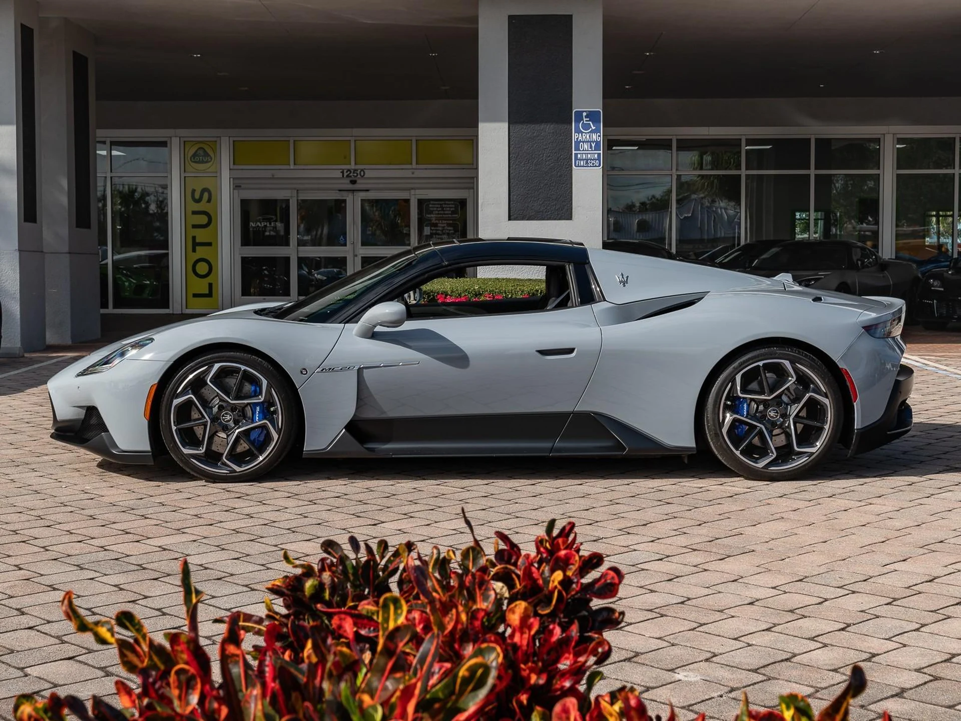 mph015_2630727196_Used_2023_Maserati_MC_20_Cielo_1753203982_bd153d5922