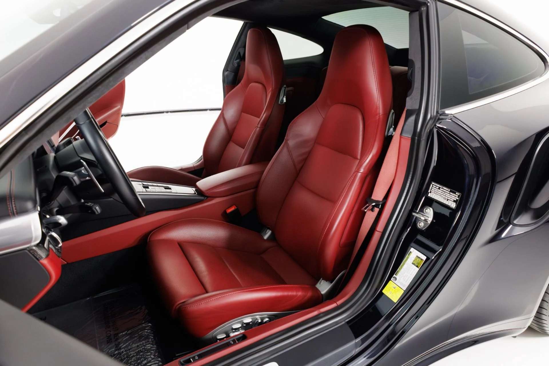 mph015_2632578302_Used_2017_Porsche_911_Turbo_S_1773337574_4e387167eb