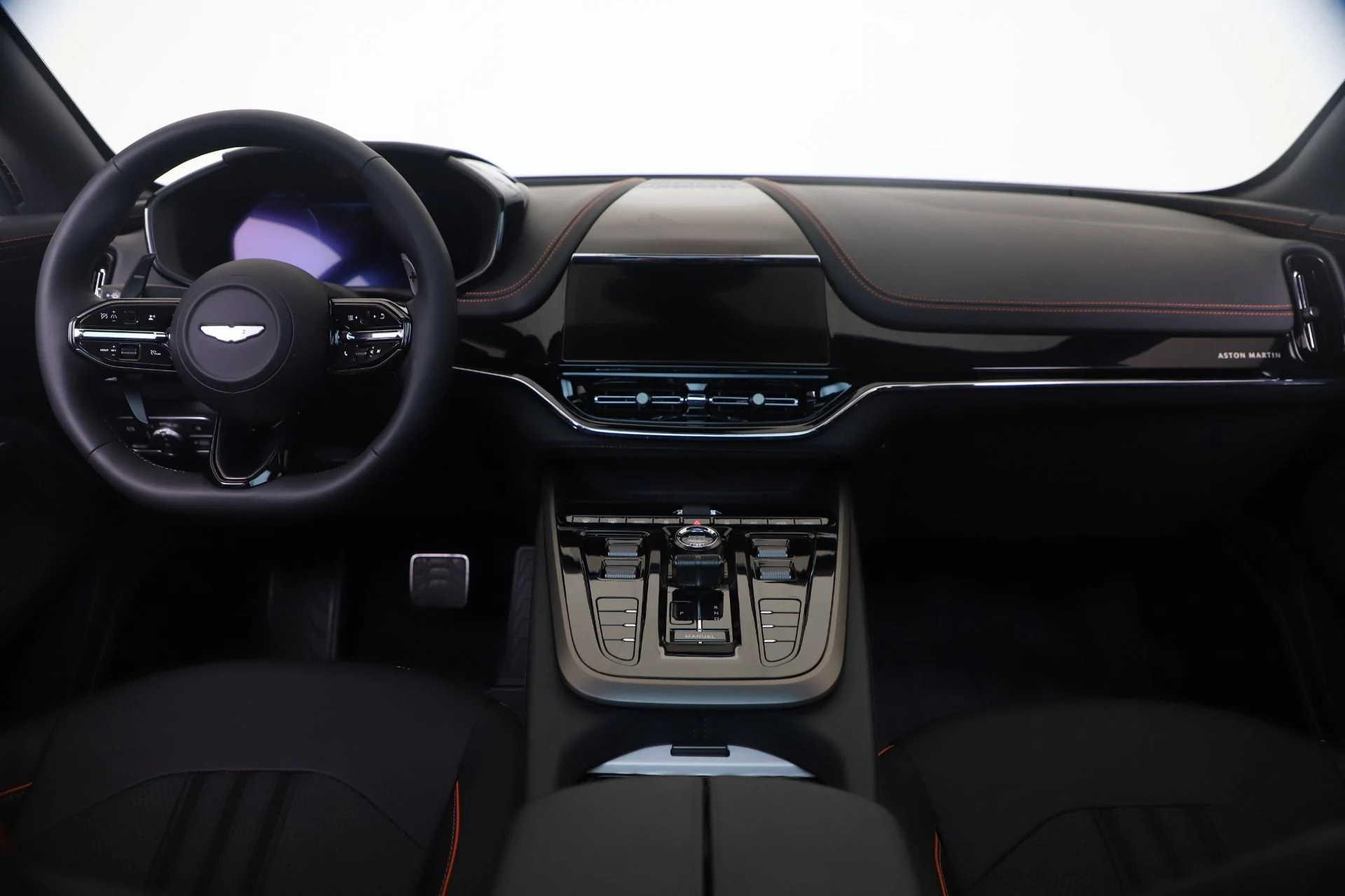 mph015_2641515353_New_2025_Aston_Martin_DBX_707_73c9b53673