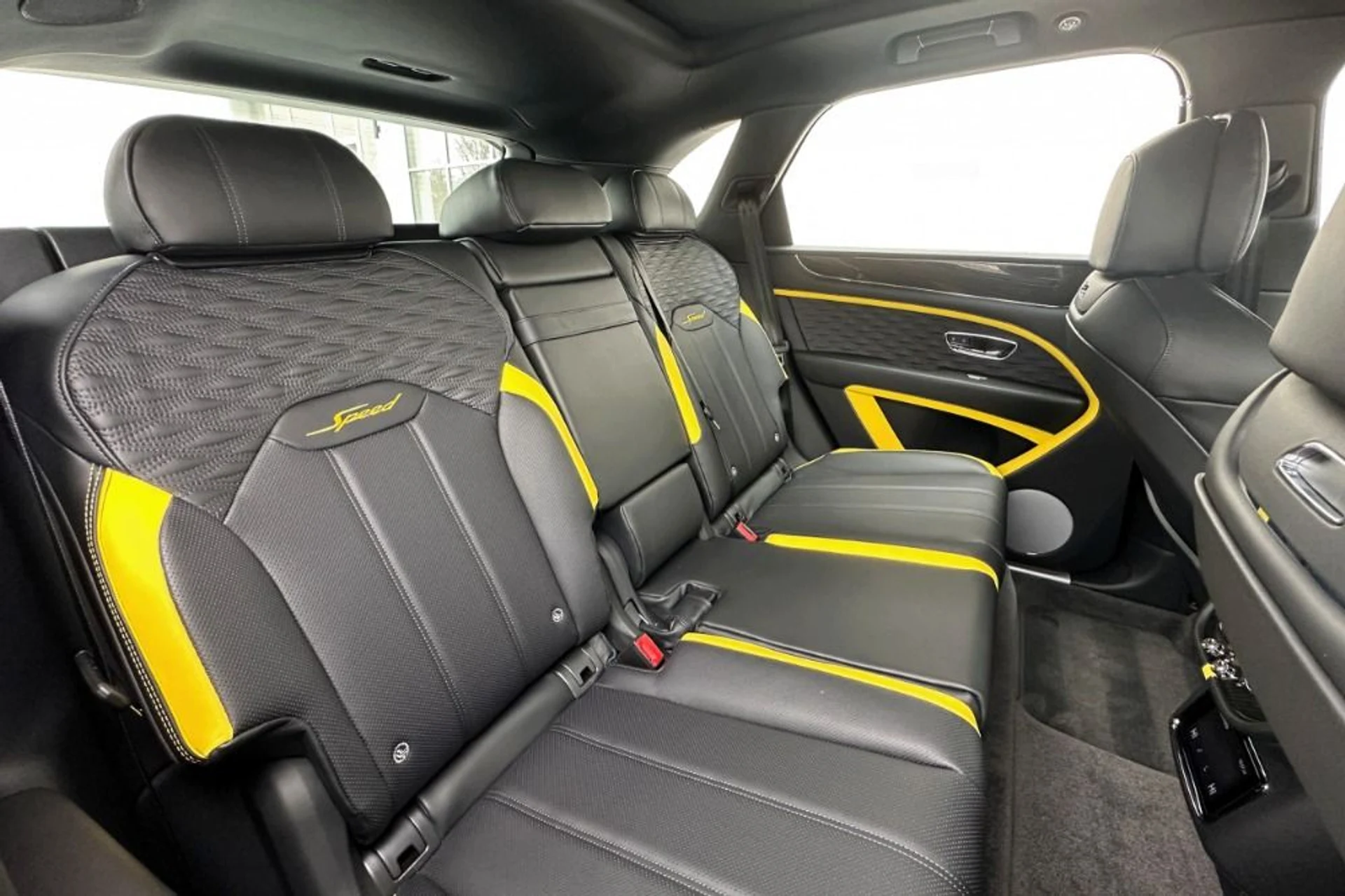 mph015_2649374541_New_2026_Bentley_Bentayga_Speed_1770287407_5175230e62