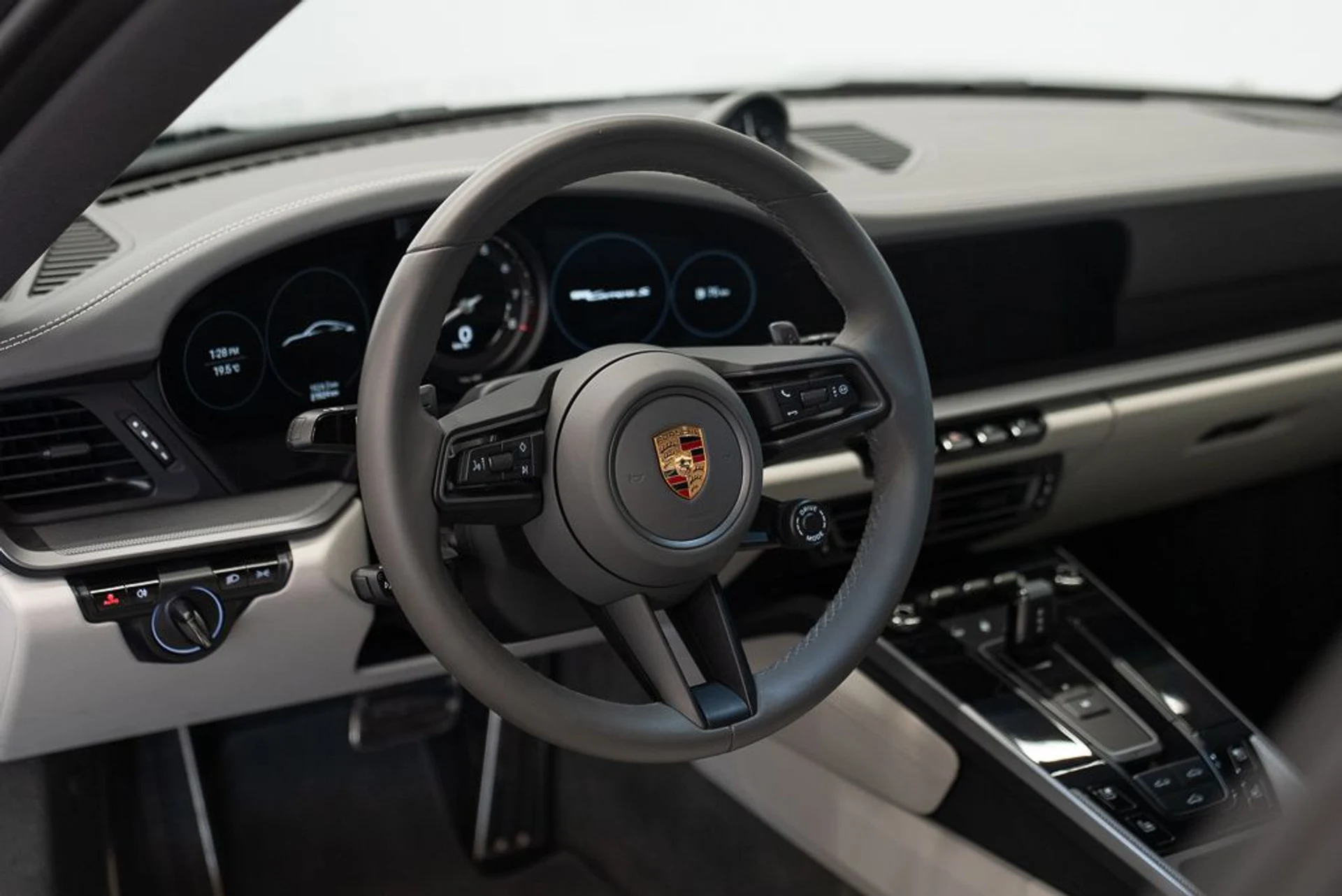 mph015_2651983519_porsche_911_2020_jpg_v_1778691807_168a0c674e