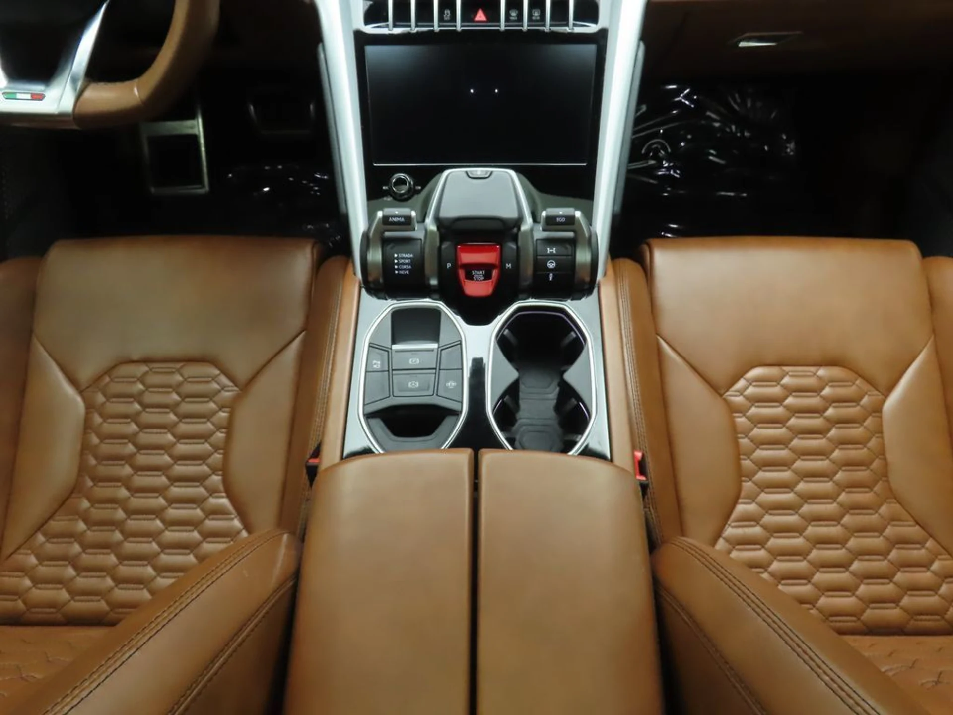 mph015_2656024118_used_2019_lamborghini_urus_awd_8119_22960416_16_1024_0d74b7e422