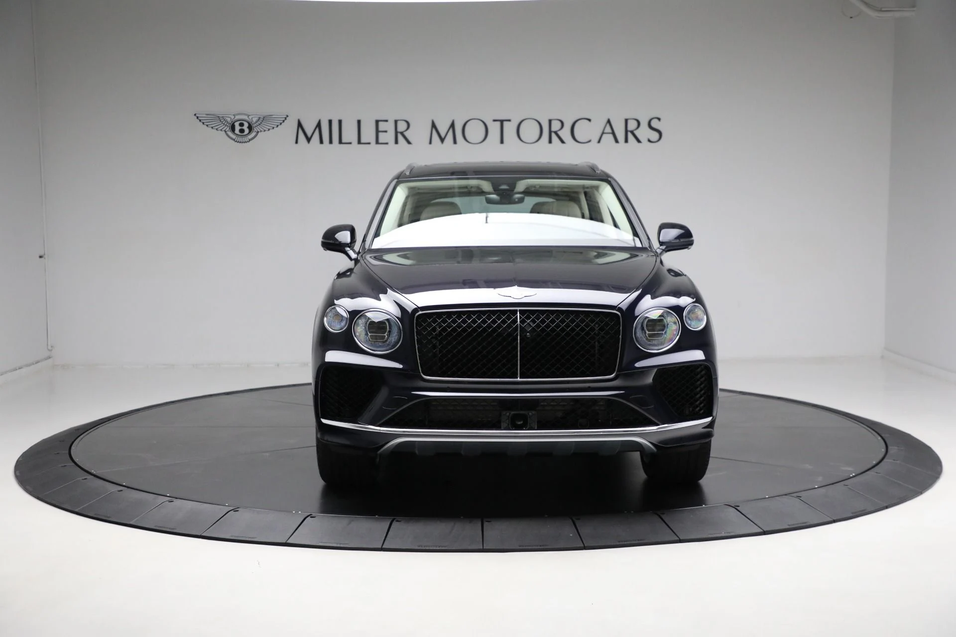 mph015_2663186661_Used_2024_Bentley_Bentayga_EWB_V8_1711043278_8b1be5b080