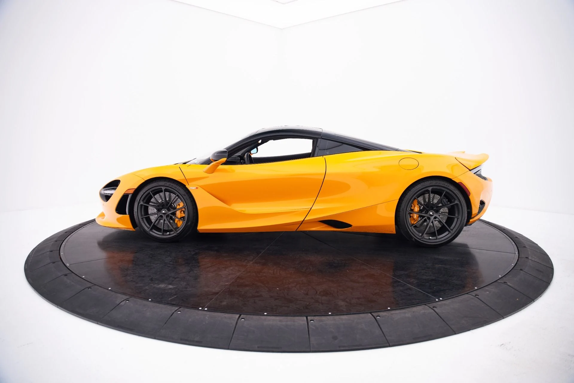 mph015_2664401091_Used_2025_Mc_Laren_750_S_1793321699_d2c4421a06