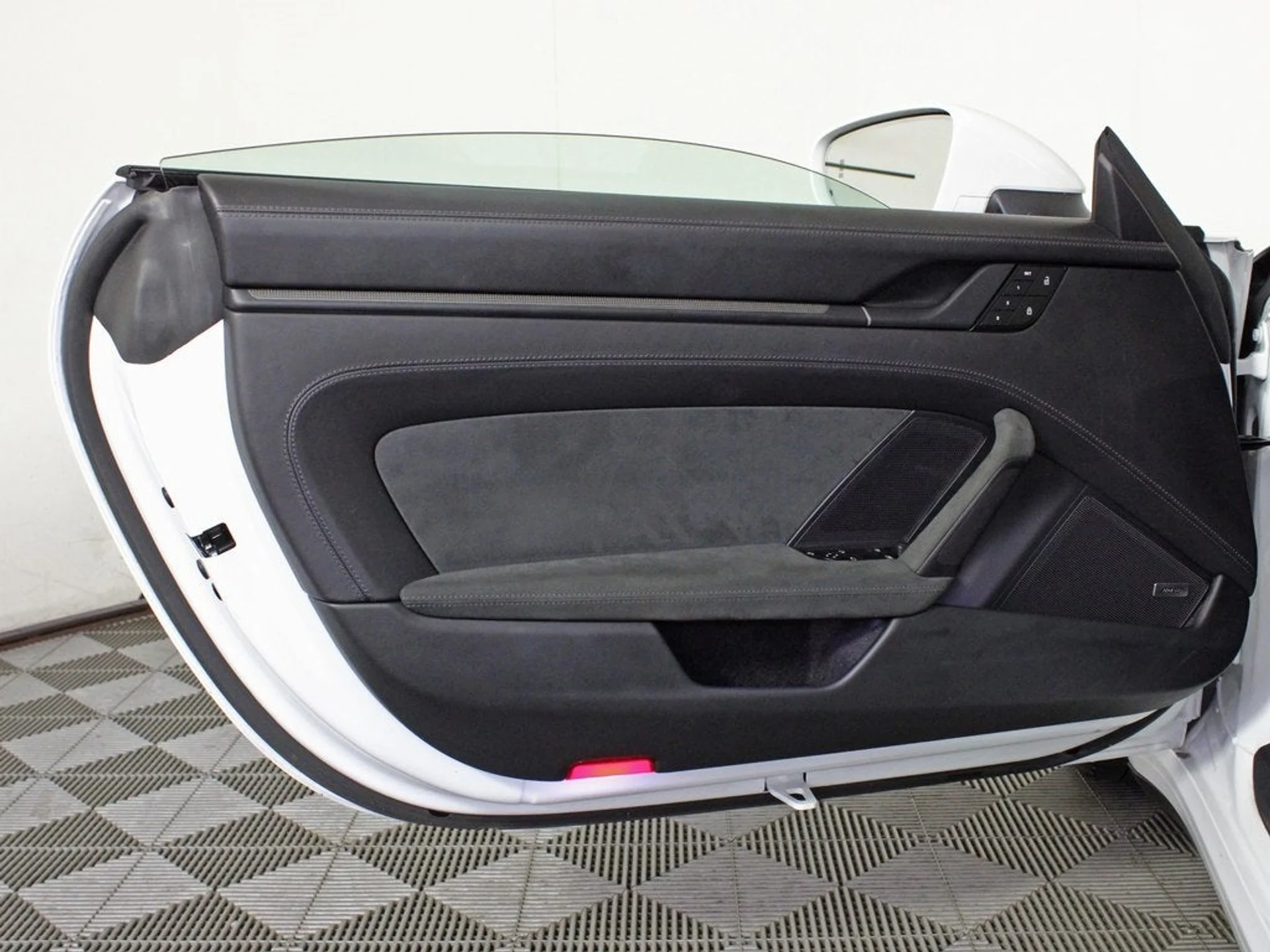 mph015_266932690_16_e600ad87b0