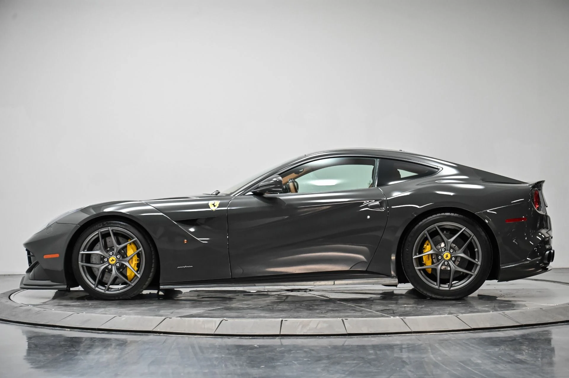 mph015_2678575355_Used_2016_Ferrari_F12_Berlinetta_1756933950_e675f74588