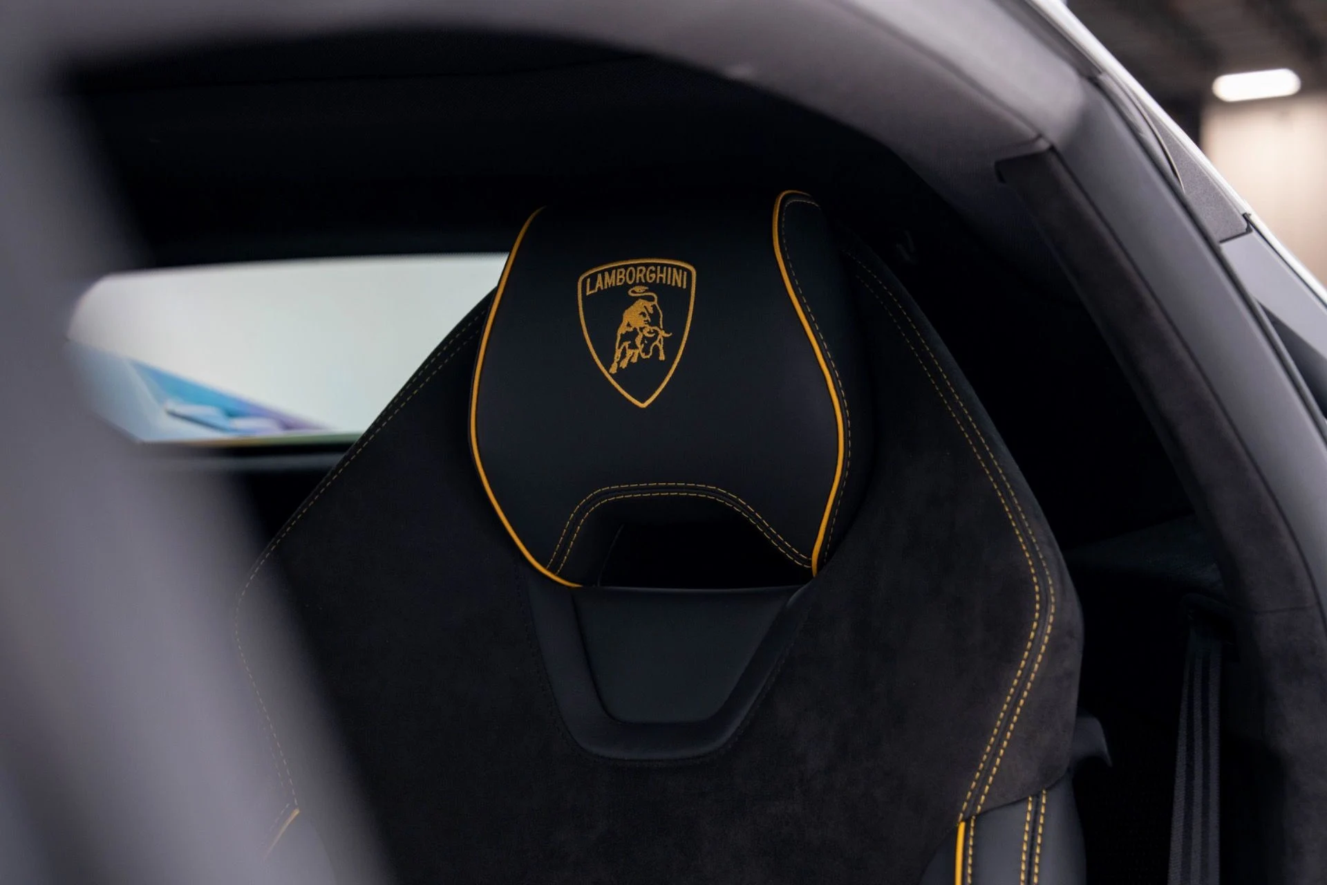 mph015_2679713032_Used_2023_Lamborghini_Huracan_Tecnica_1781822996_952dfc0ed3