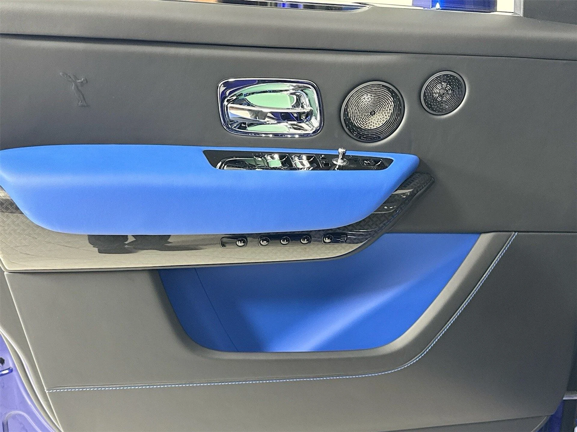 mph015_2703020856_e05b883dd918e7154b0930a2757b63d7x_3961501c15