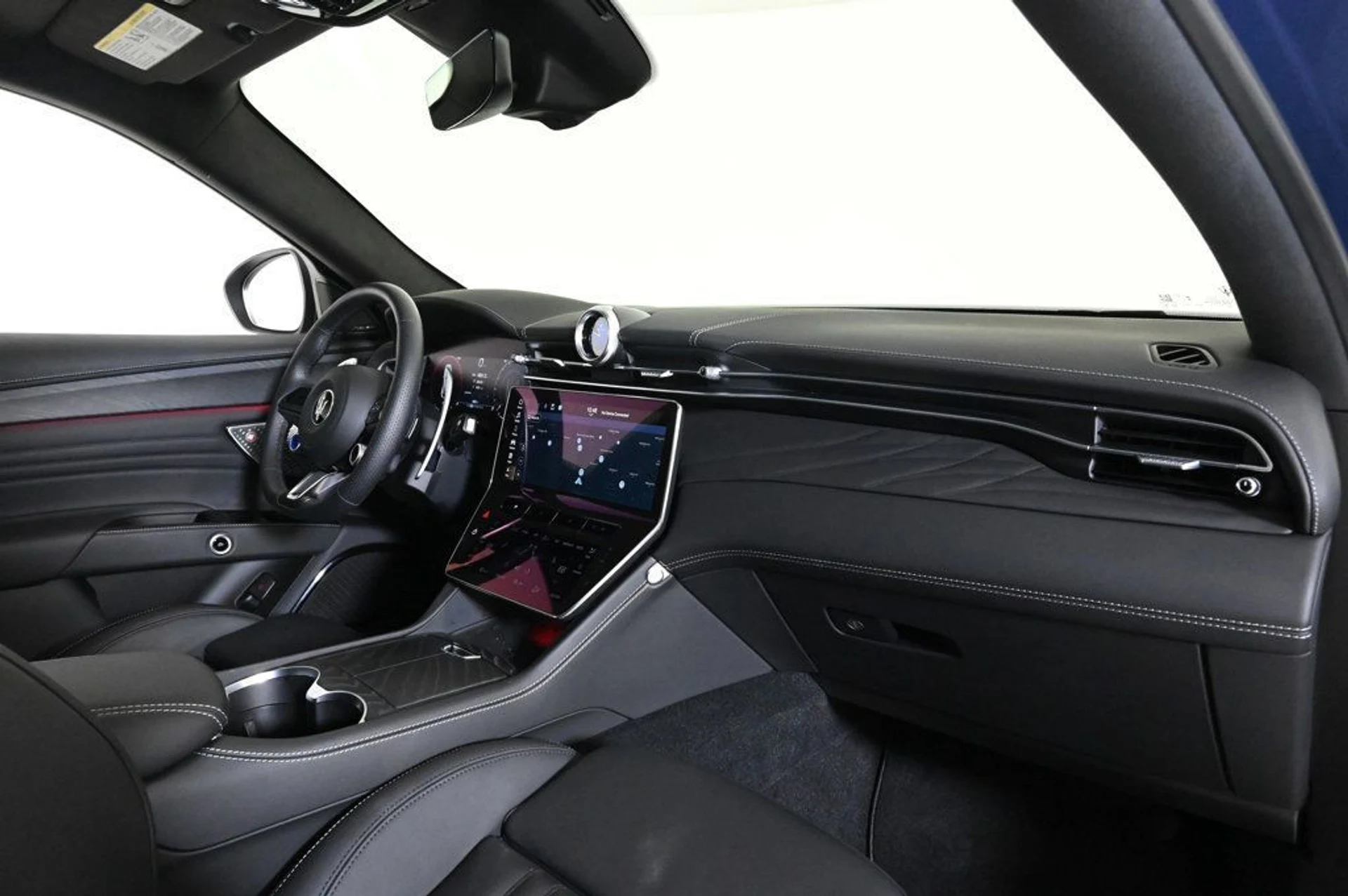 mph015_2703573668_used_2025_maserati_grecale_modena_11350_22945546_15_1024_10f45d5d00