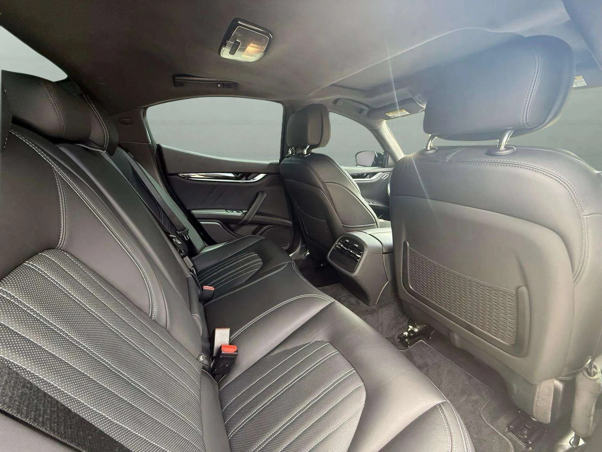 mph015_2706624899_b3477dee358b46cfb0d60019ff75d258_fc3a79421a