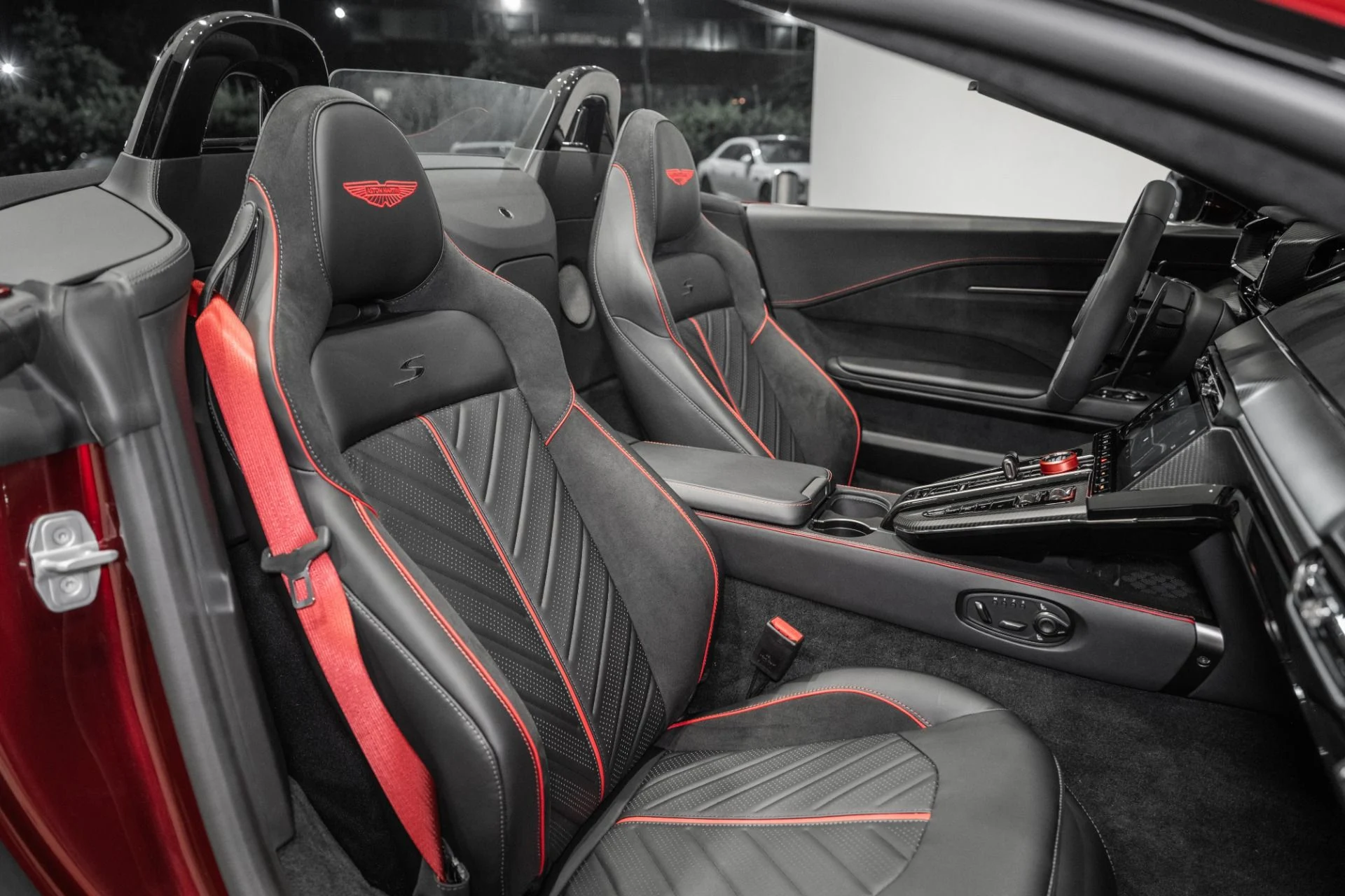 mph015_2708448038_New_2026_Aston_Martin_Vantage_S_Roadster_1784732842_6fb9d44eb1