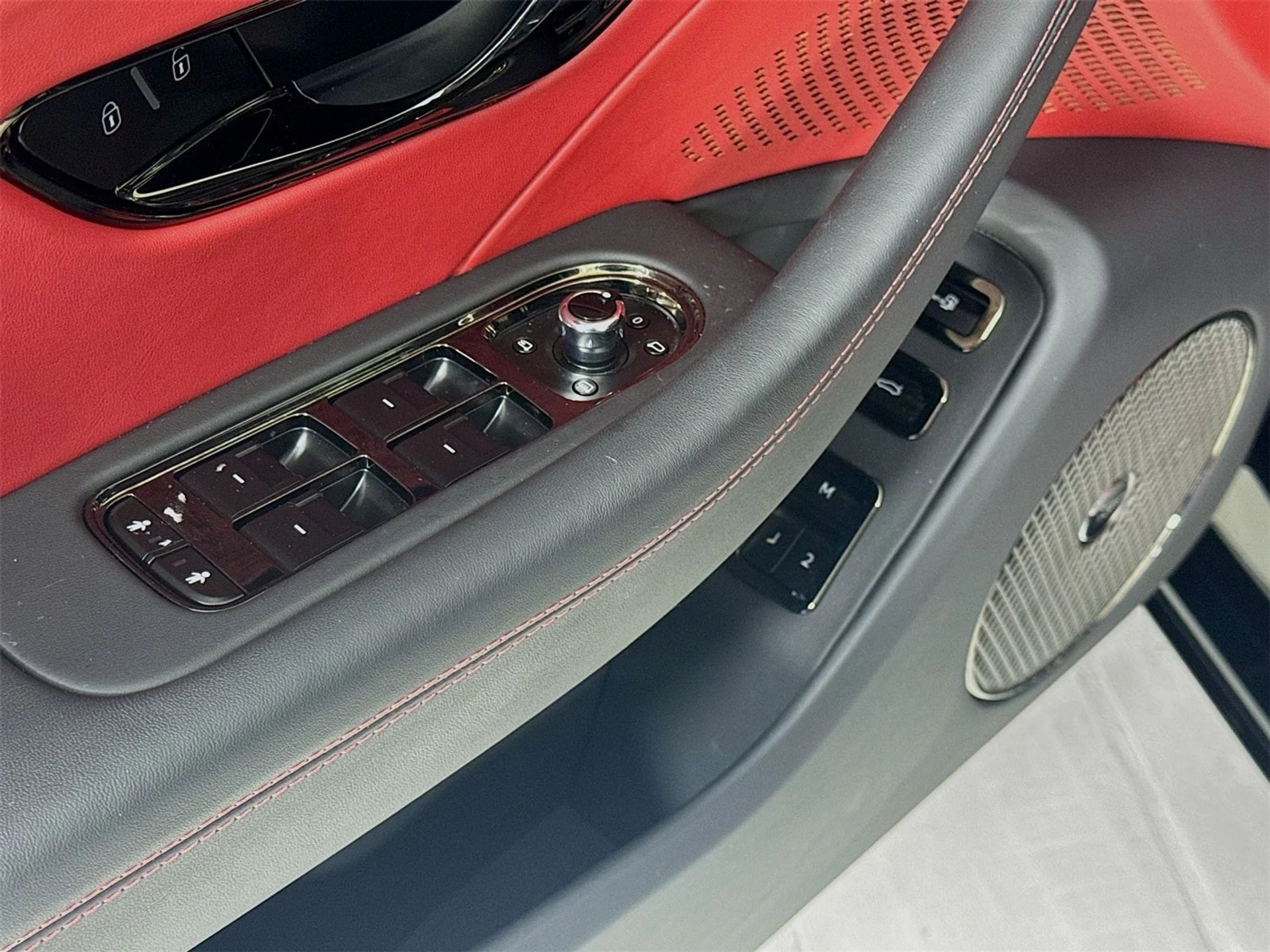 mph015_2718563502_29cfbb2252d6ecd465ad4a0e18d3e24fx_f382c46000