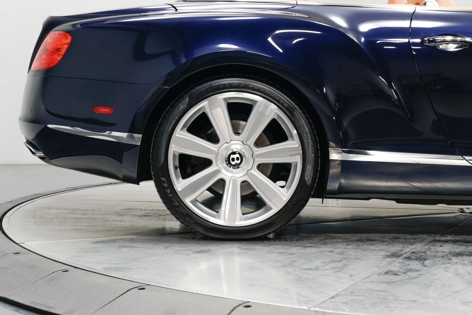 mph015_2724850702_Used_2013_Bentley_Continental_GTC_1761057953_8691fa0f80