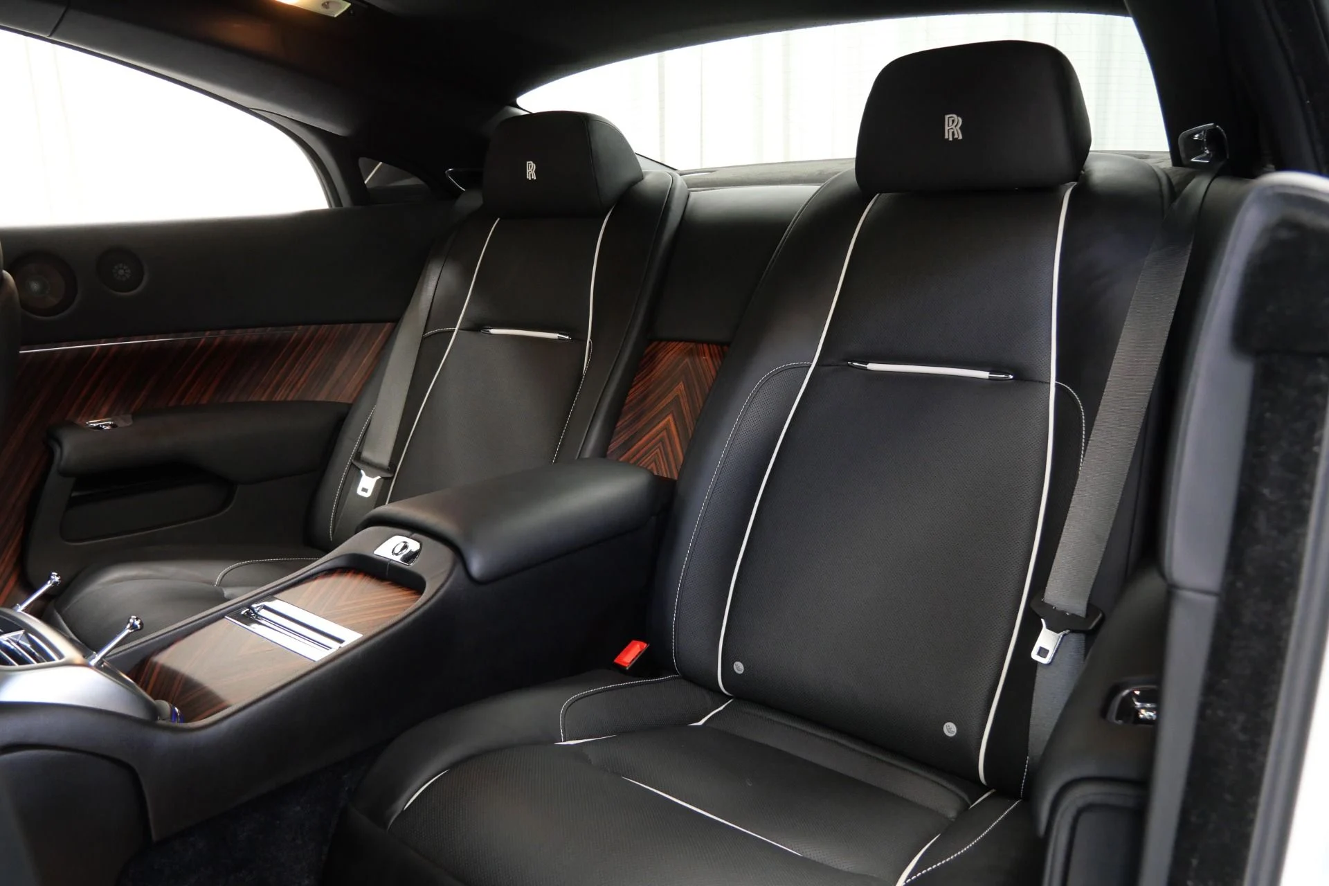 mph015_2726050999_Used_2016_Rolls_Royce_Wraith_The_Wraith_Package_Canadel_Paneling_Driver_Assistance_3_1764606909_cb9780f15a