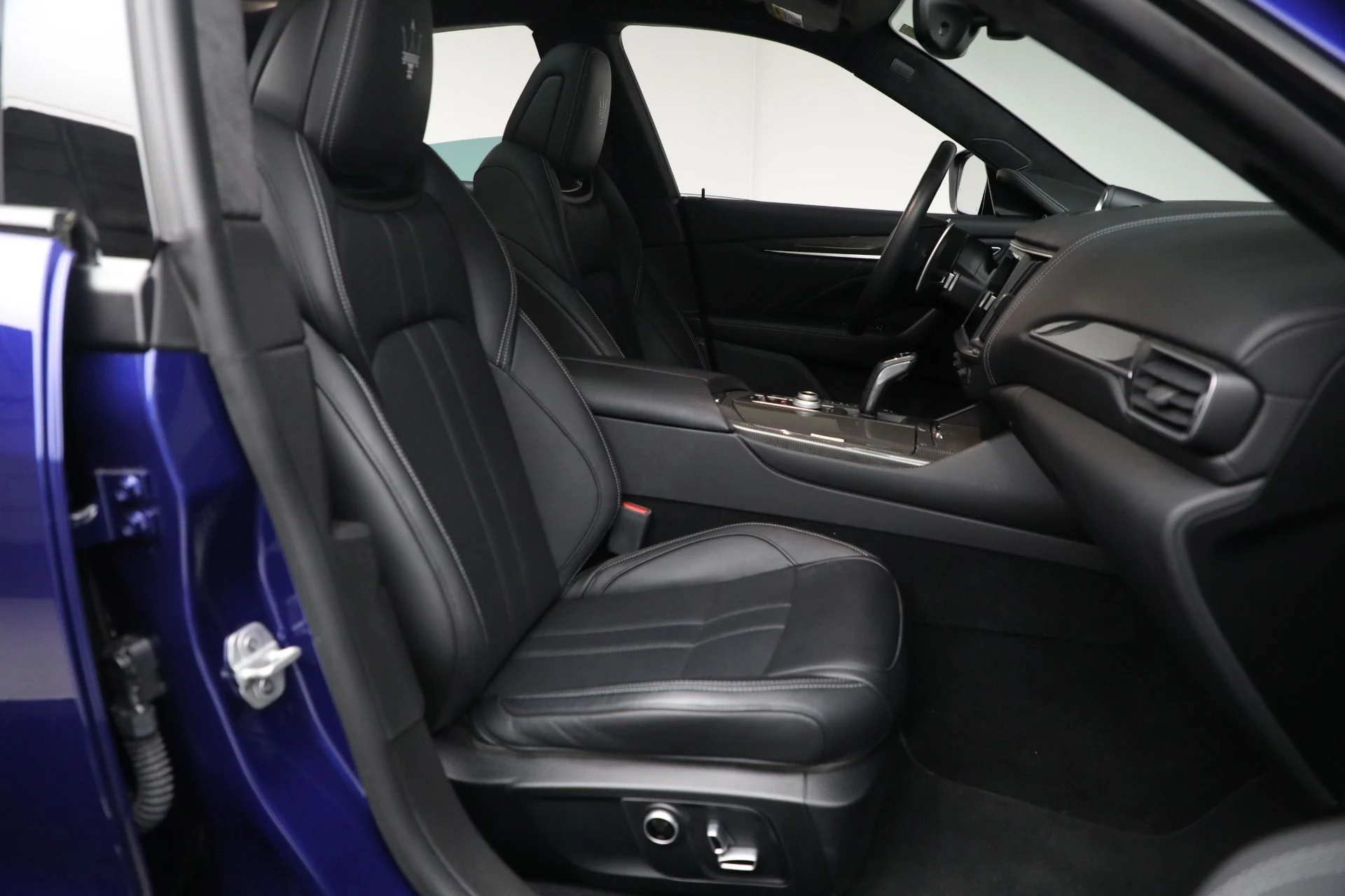 mph015_2726741807_Used_2022_Maserati_Levante_GT_073647de49