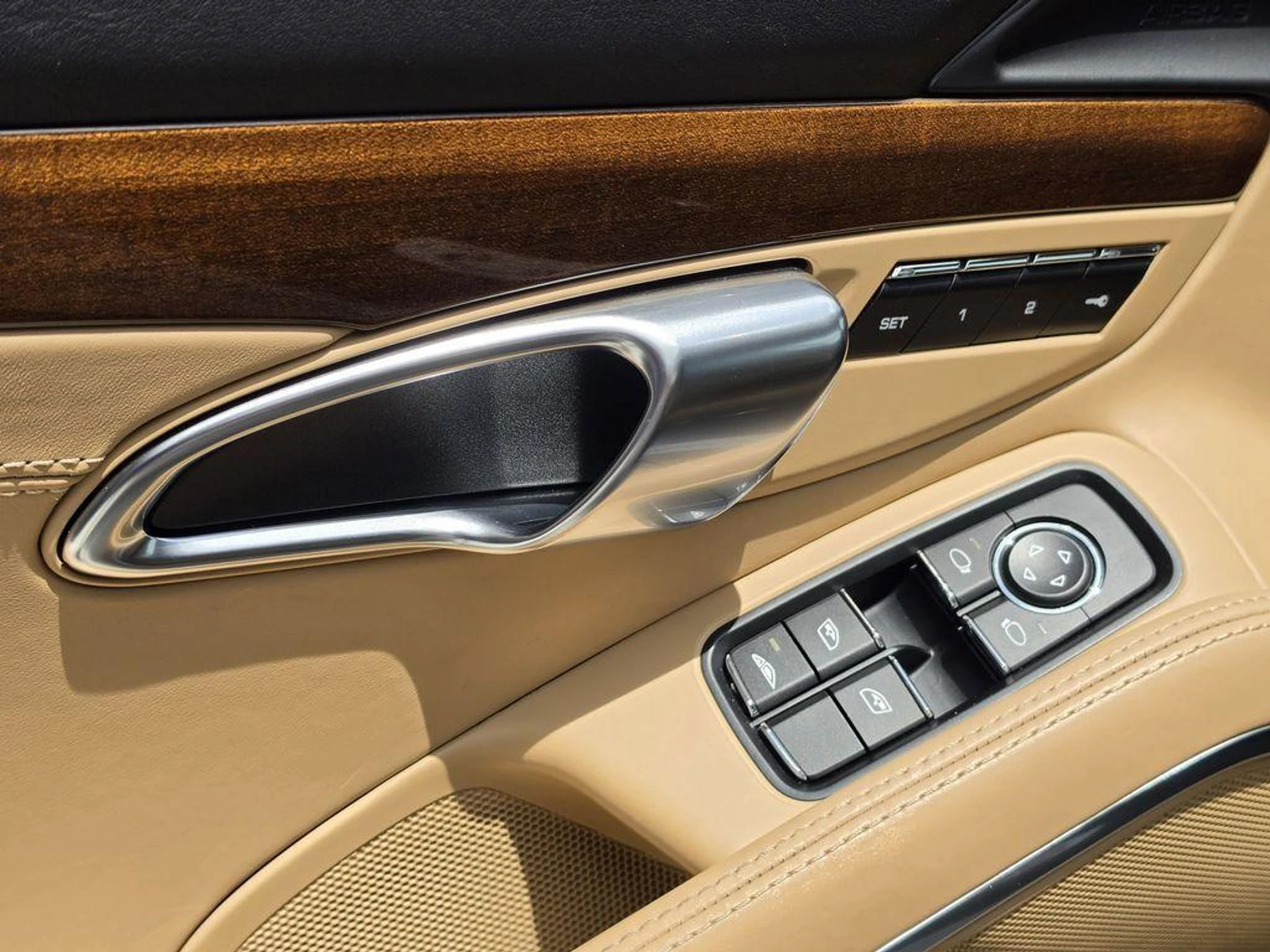 mph015_2736697410_6_K_Azz_Y_Tk_Icy_A46_UQ_5_V879a_7_ID_0_93c93a5059