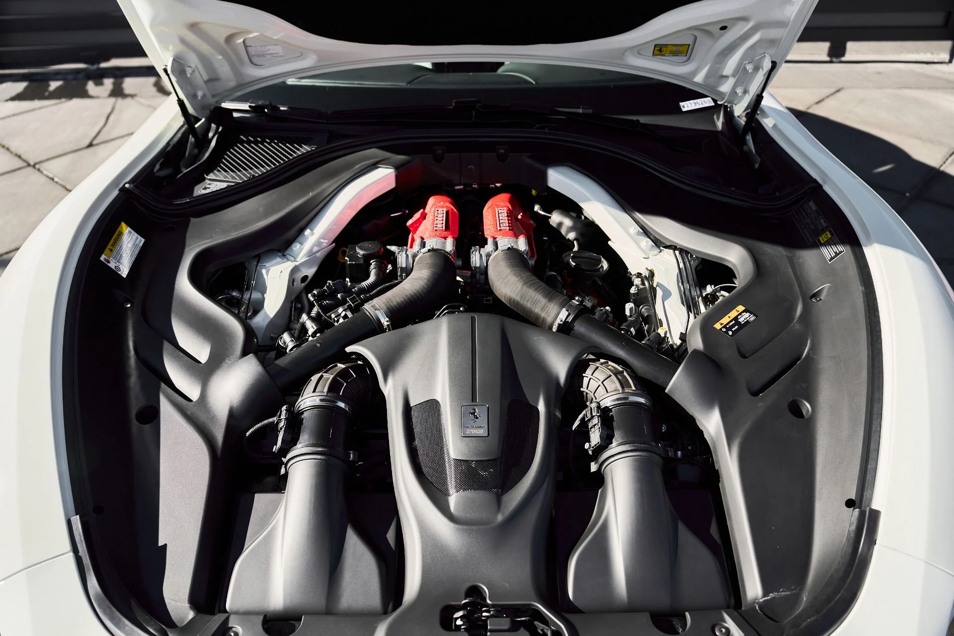 mph015_2742405156_Used_2022_Ferrari_Roma_Base_1764637186_0d8ae55a6f