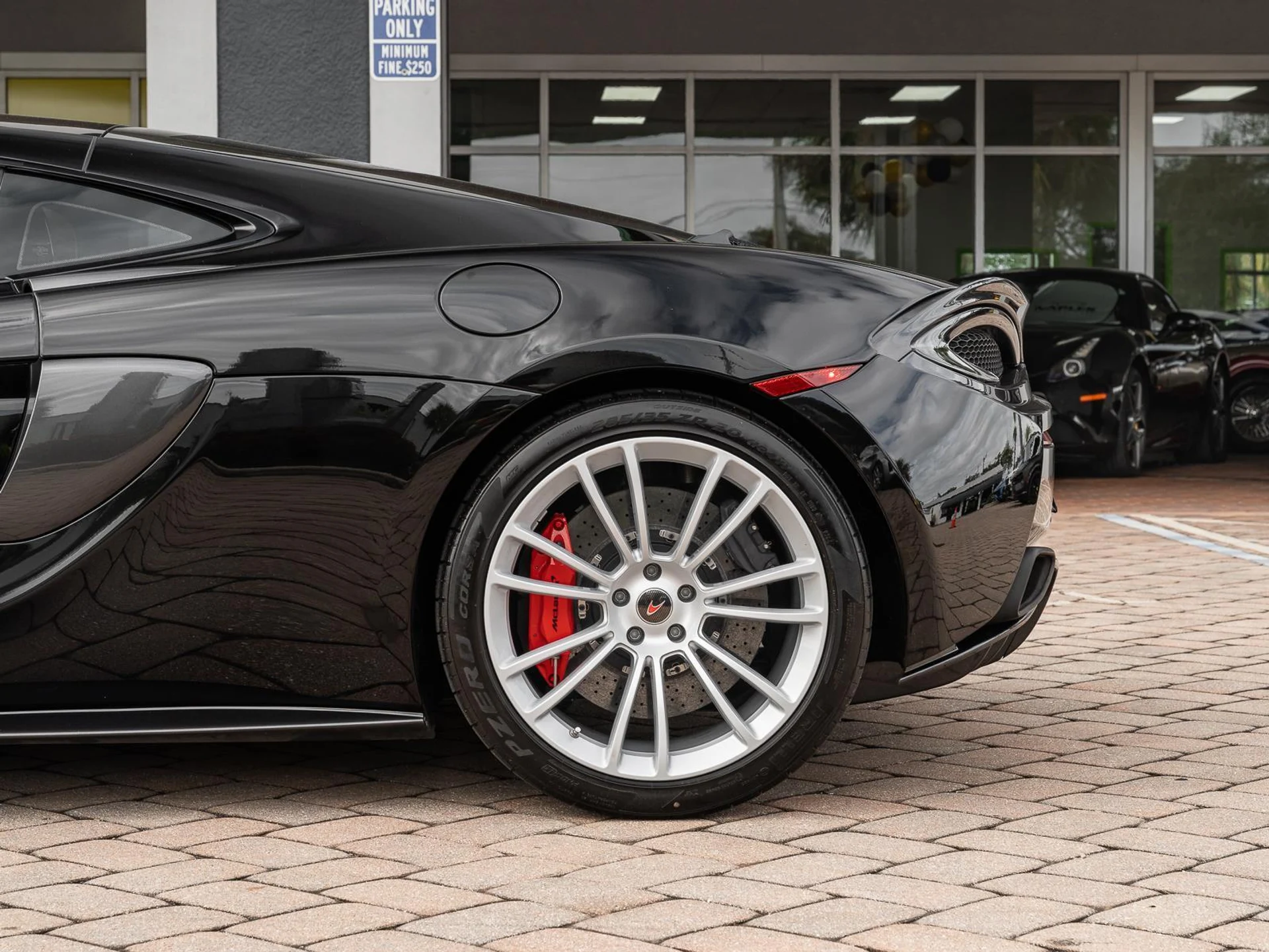 mph015_2745625455_Used_2018_Mc_Laren_570_GT_1768385500_dd098c3abb