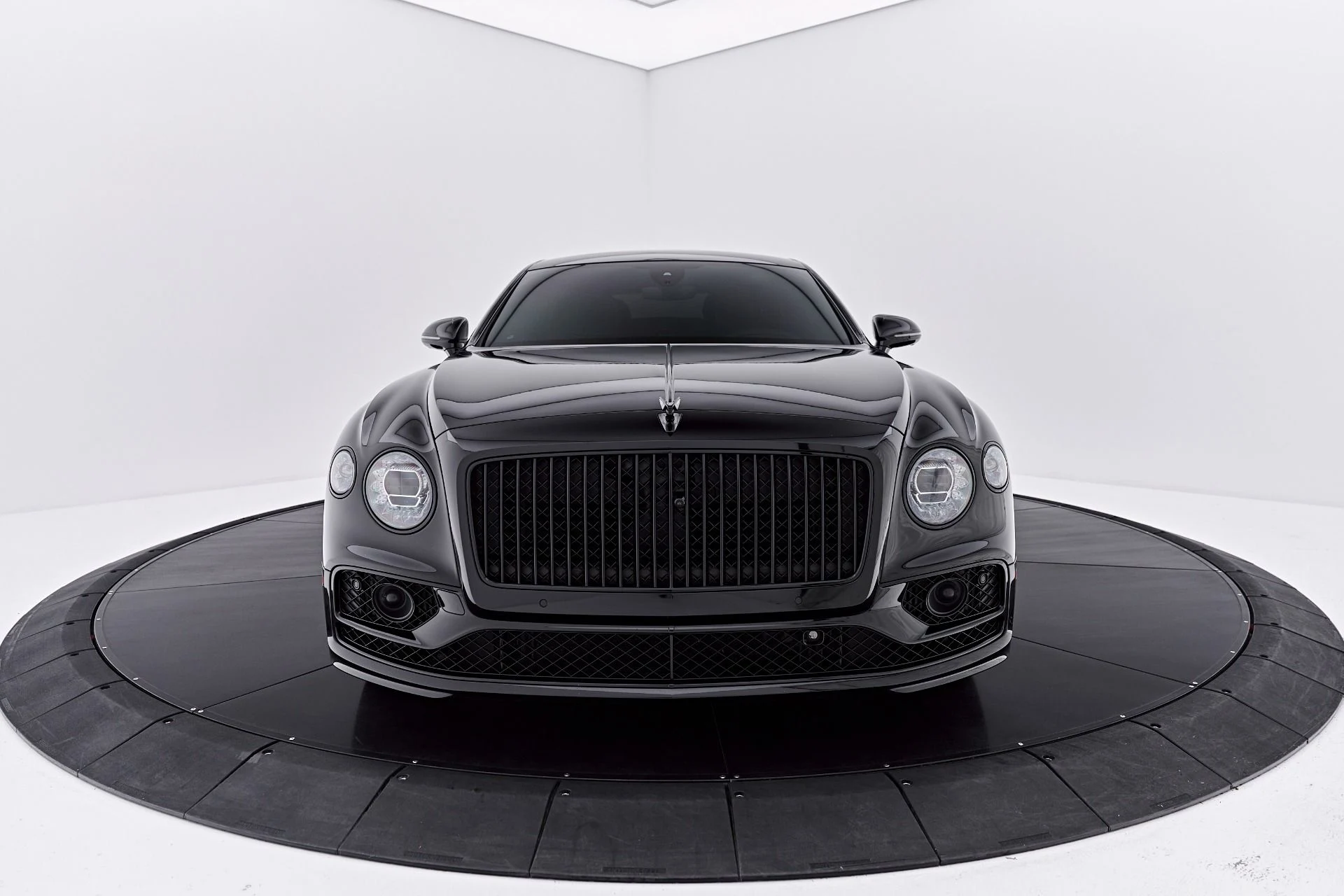 mph015_2746062158_Used_2023_Bentley_Flying_Spur_V8_1789628055_6aa232a1a8