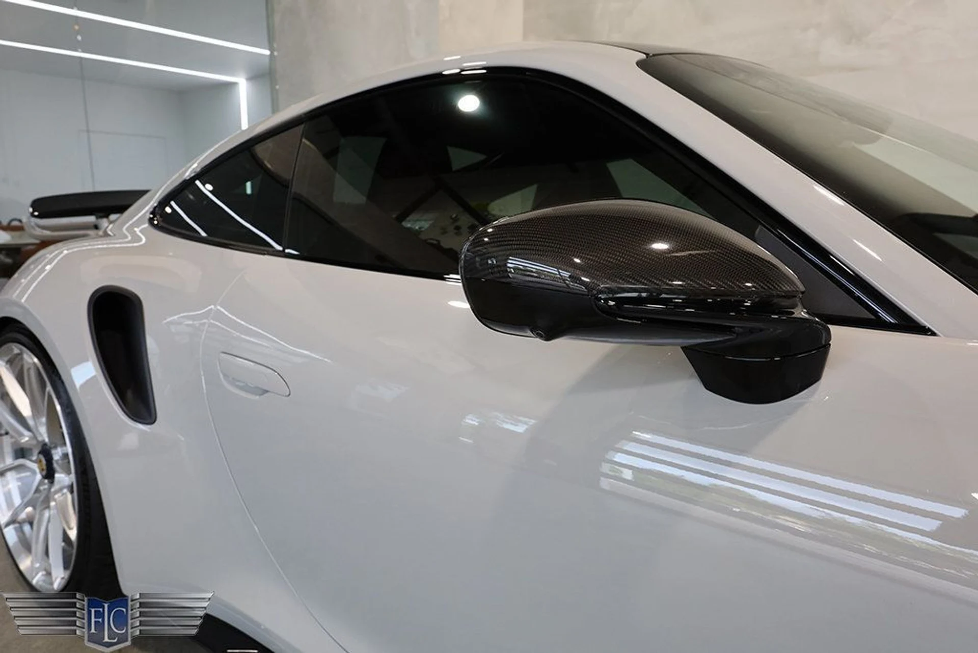 mph015_2748882098_used_2022_porsche_911_turboscoupe_9689_22838871_16_1024_908eeb1aaa