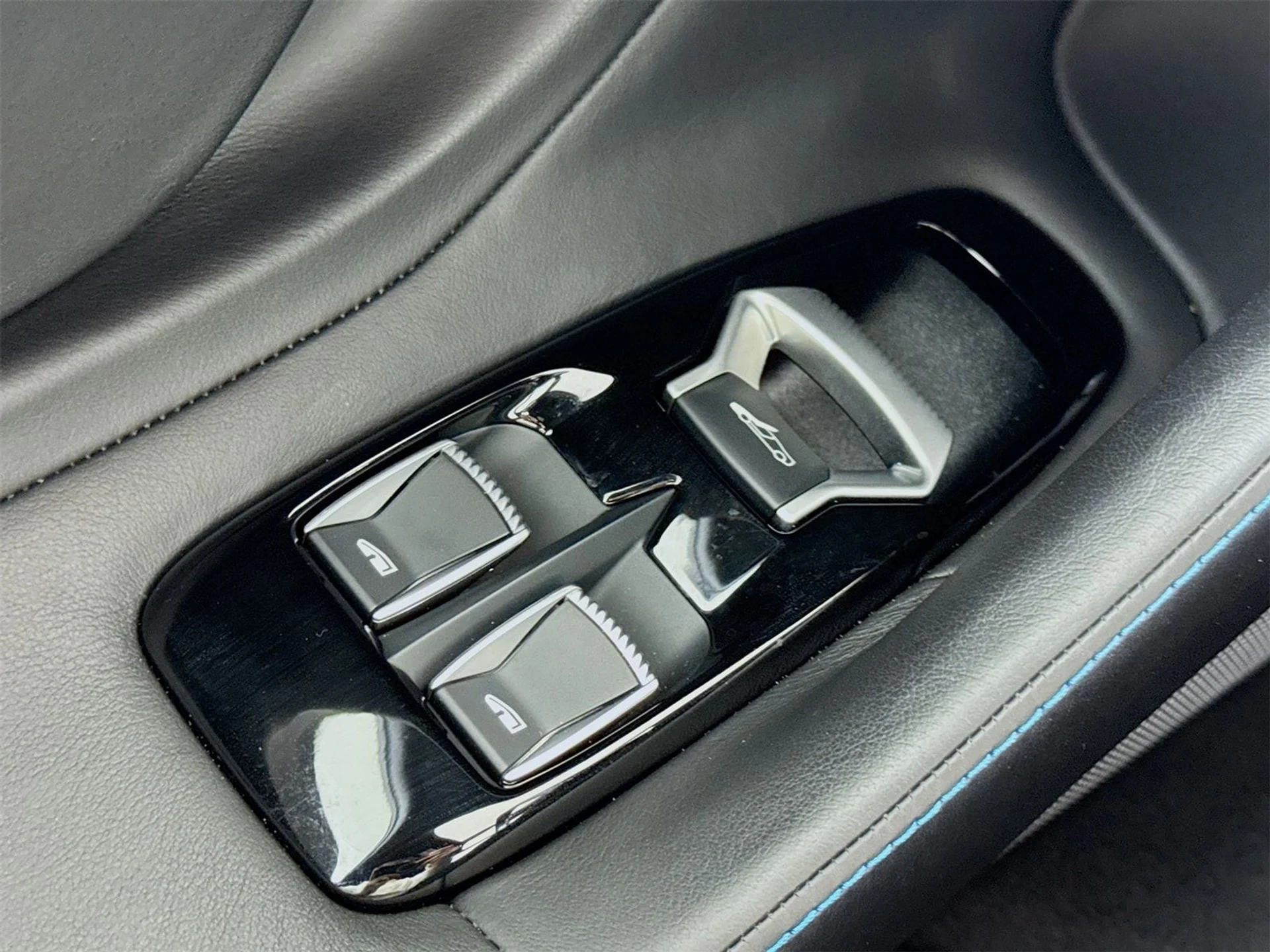 mph015_2750196321_d2da1665585530bbdf5e75a2883cfa23x_05344ba153