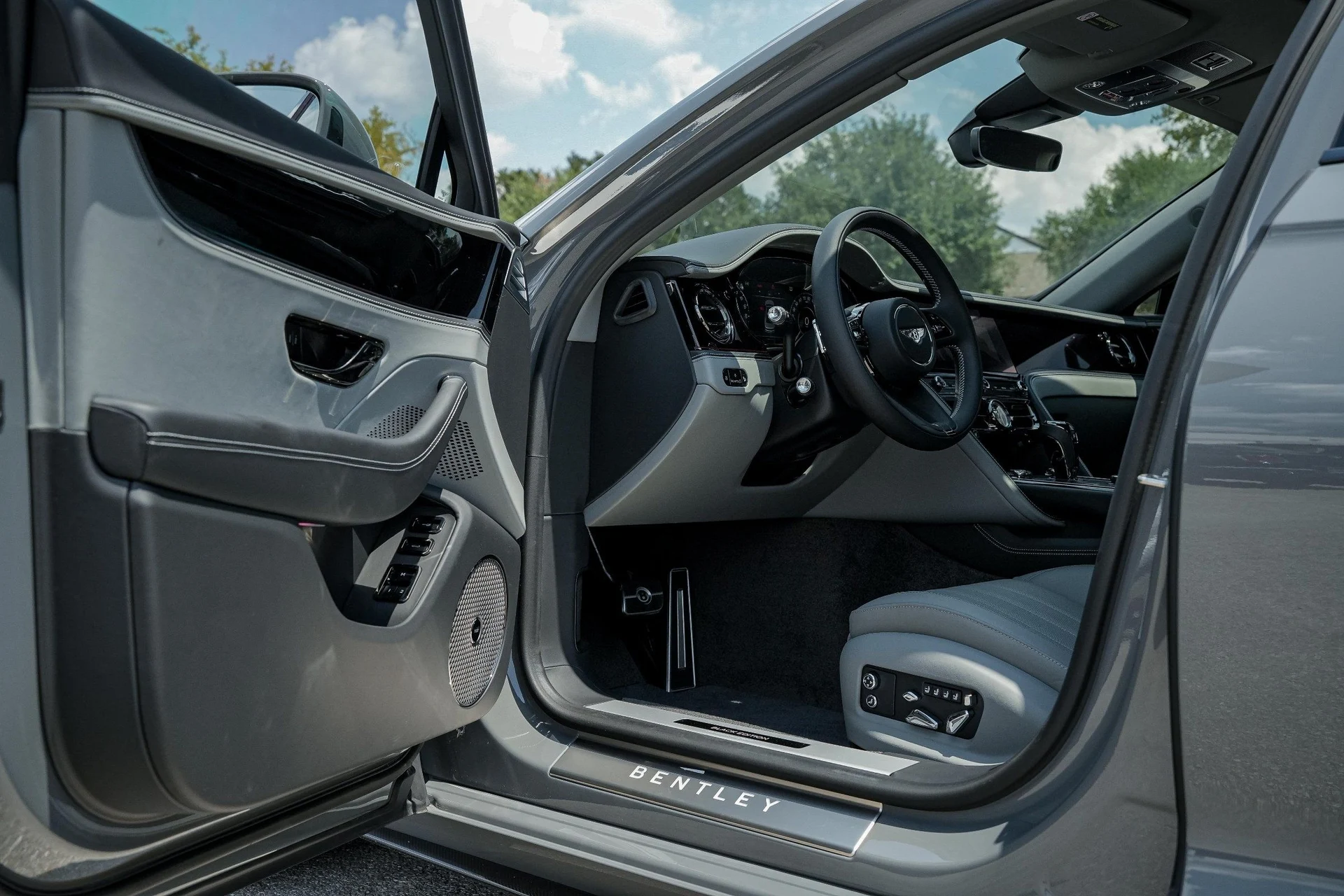 mph015_2753729383_Hi_Tech_Luxury_Imports_LLC_SCBBP_6_ZGXSC_023023_image_15_2c82274a94