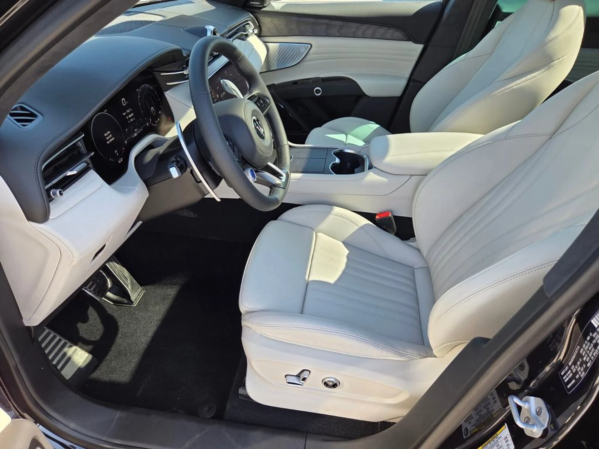 mph015_275516641_03e9456c98fcd3e9284f49a356697d07_4d8fbd58bd