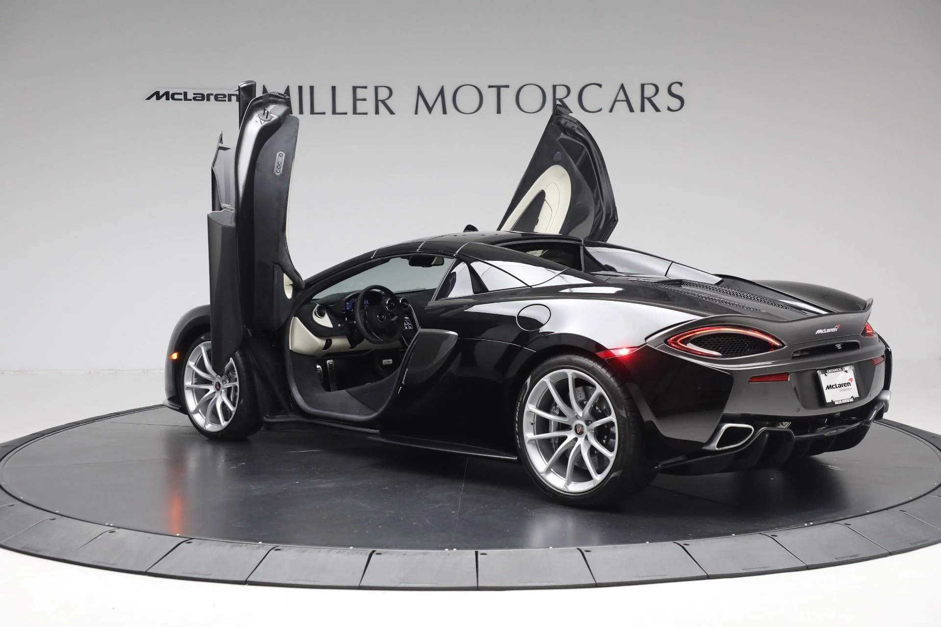 mph015_2777089998_Used_2018_Mc_Laren_570_S_Spider_72e4f91a77