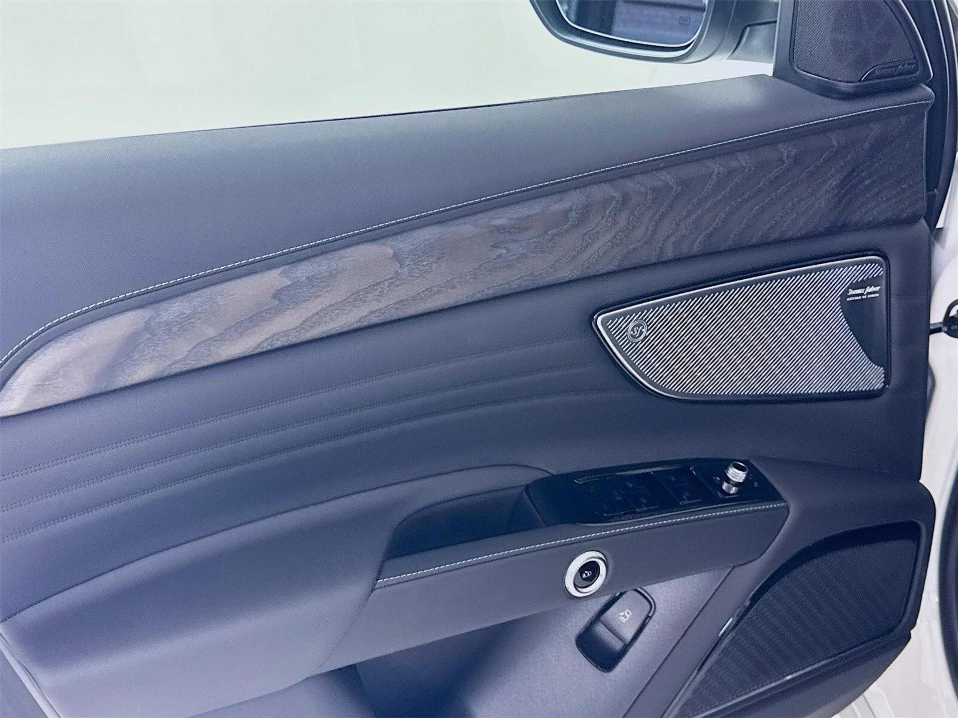 mph015_2780696716_57300a7a053b3c275a9a870a5c77dc96x_39e15152d8