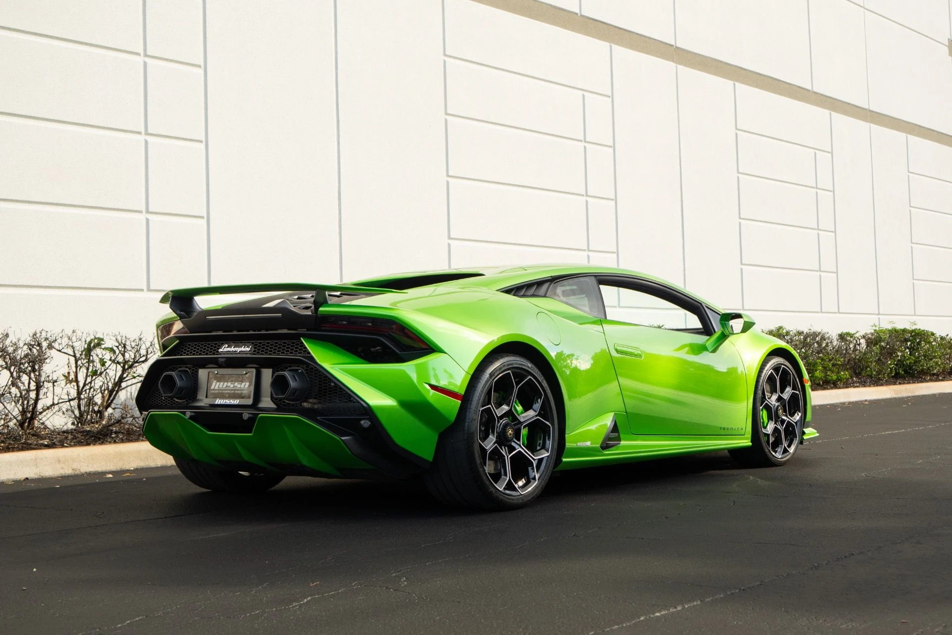 mph015_2786456254_Used_2023_Lamborghini_Huracan_Tecnica_1761058582_25ed1f34eb