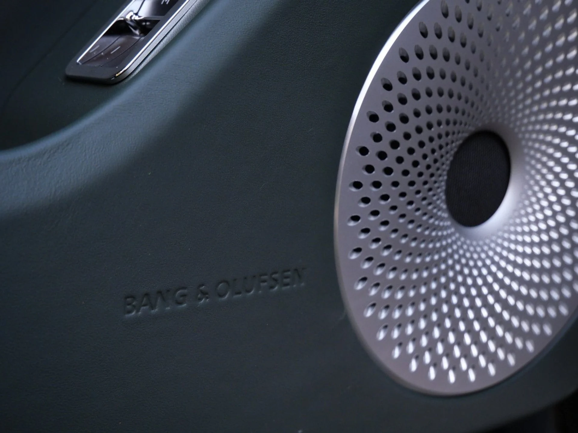 mph015_2792477281_1b40c5a5cd85dd8c7ab2cf82c42bee96x_e795b6cbf7