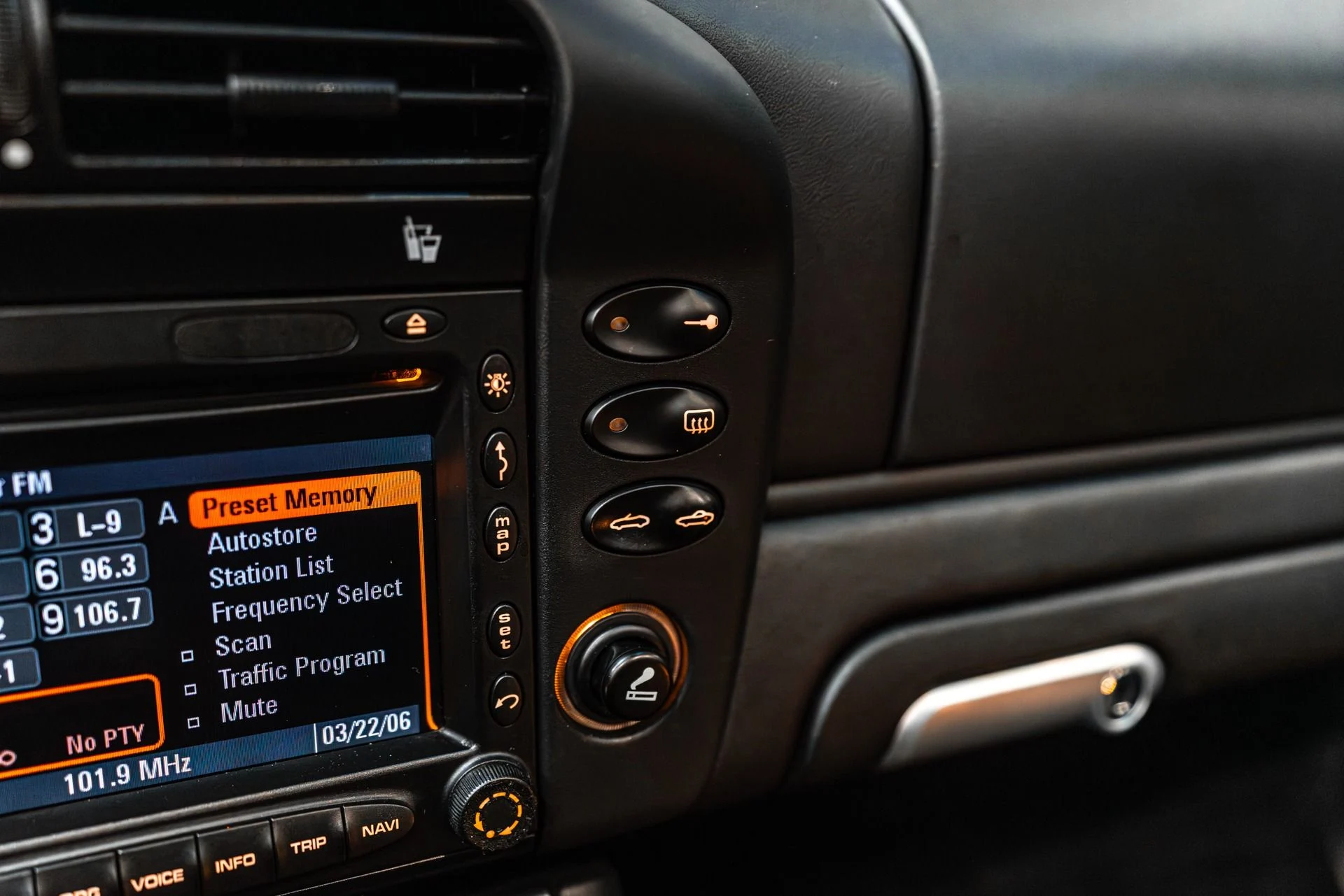 mph015_2799087017_13057_p16_l_1e3efca7dd