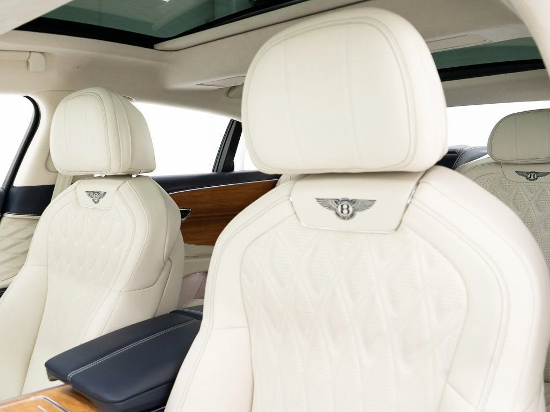 mph015_2807997550_9955a3c9be0d735ba222142a14fcc6b6_8d28bc7f4c