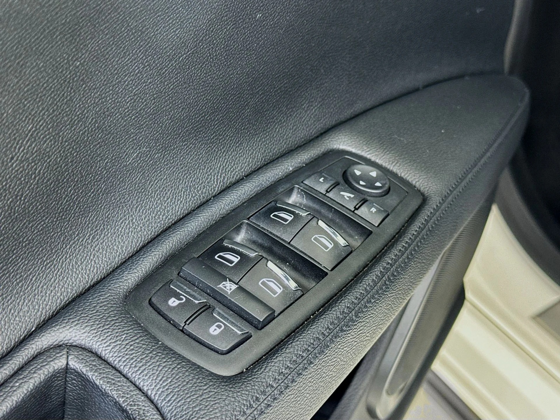 mph015_2809529373_d9950603f94c174def7e5152c045ab5bx_5b62bf04a3