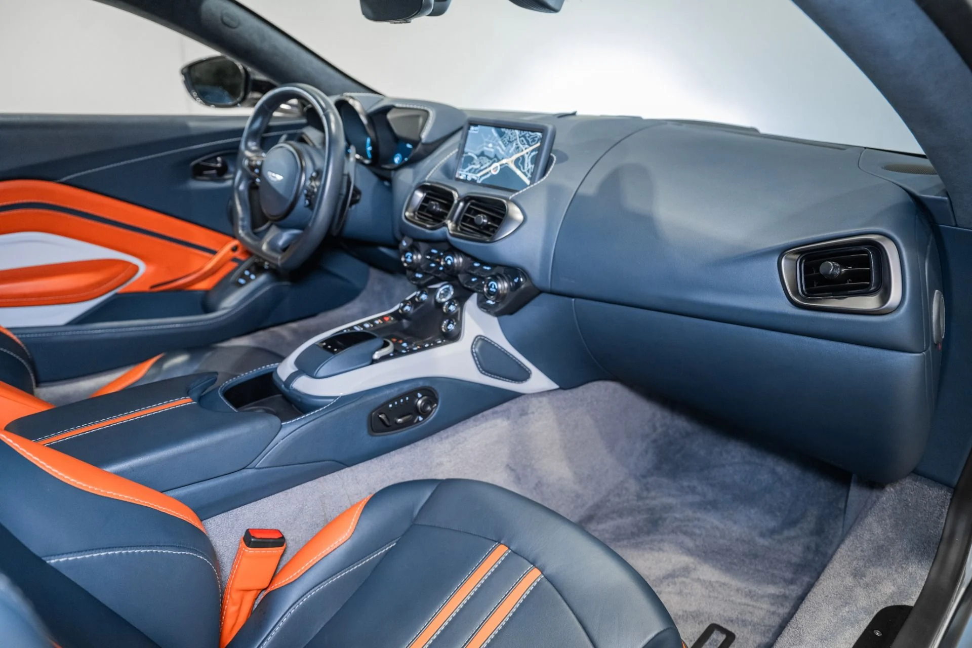 mph015_2812107195_Used_2019_Aston_Martin_Vantage_1790176598_4b58f1976c