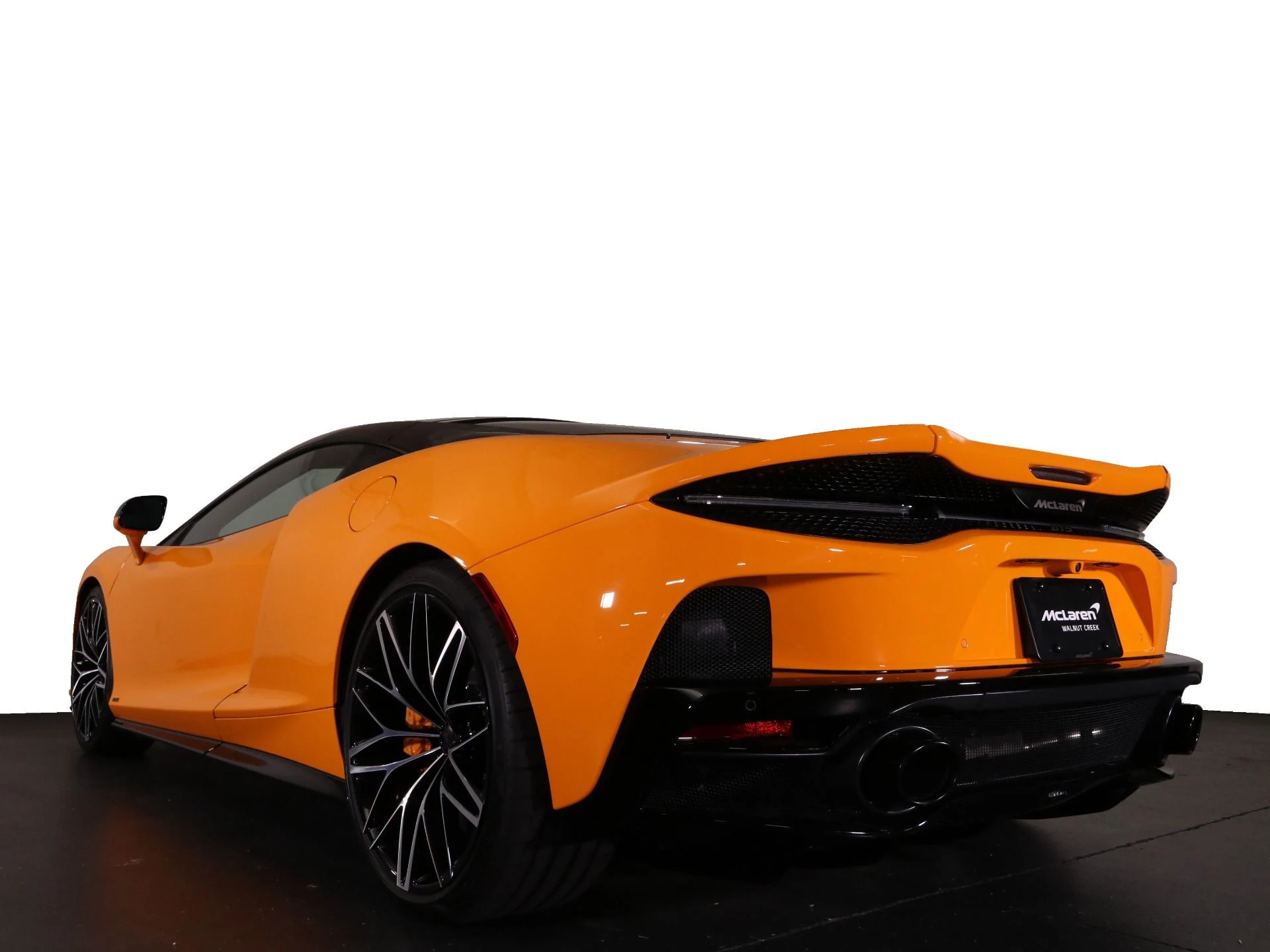 mph015_2813862671_New_2025_Aston_Martin_DBX_707_1752297236_3dfaa555fc